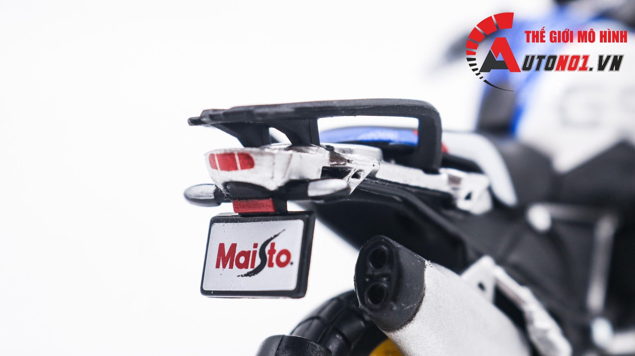  Mô hình xe Bmw R1250 gs white 1:18 Maisto 8009 