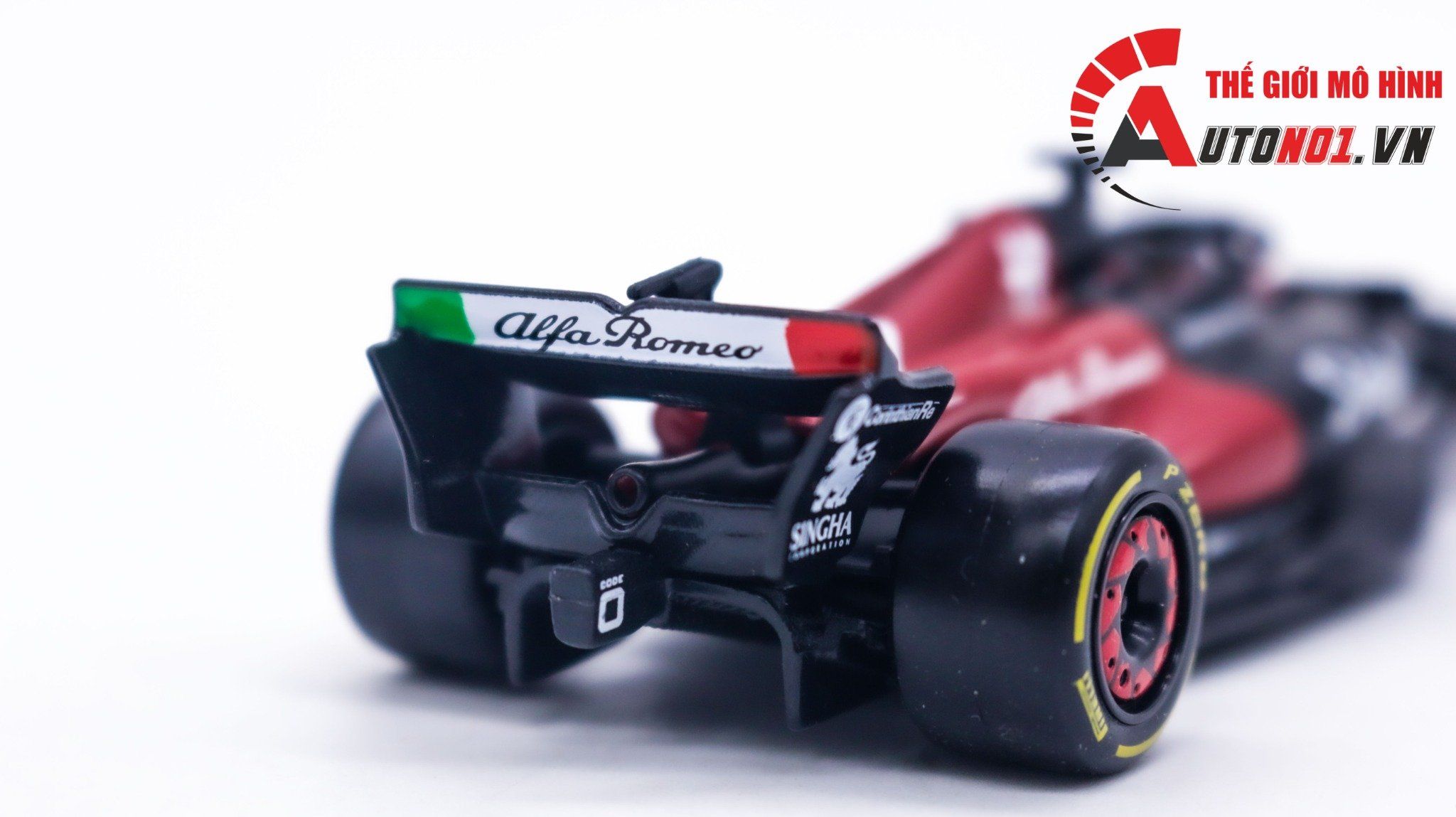  Mô hình xe đua F1 Alfa Romeo Team Stake 2023 Formular C43 tỉ lệ 1:43 Bburago OT292 