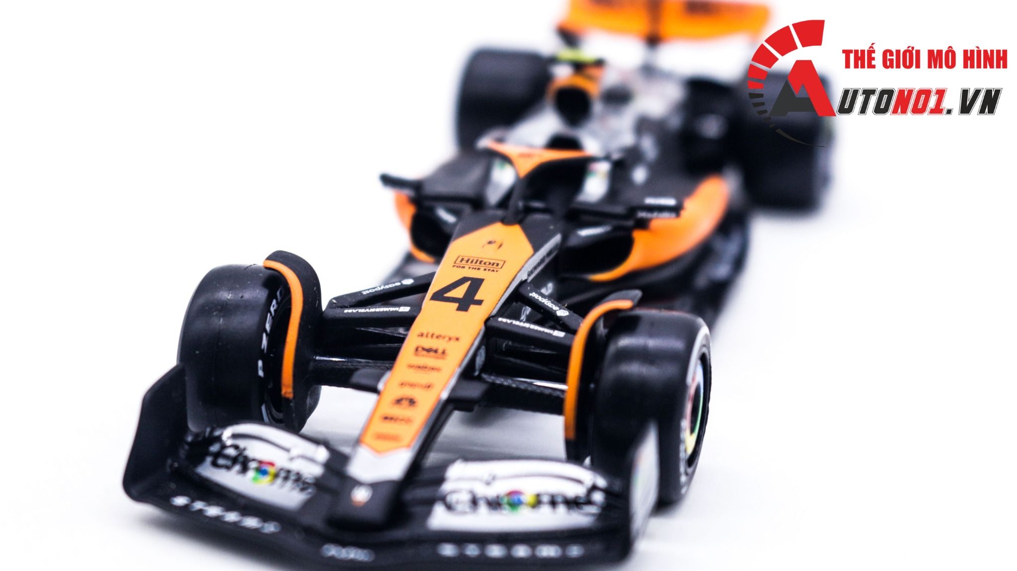  Mô hình xe đua F1 McLaren MCL60 S23 #81 - #4 tỉ lệ 1:43 Bburago OT317 