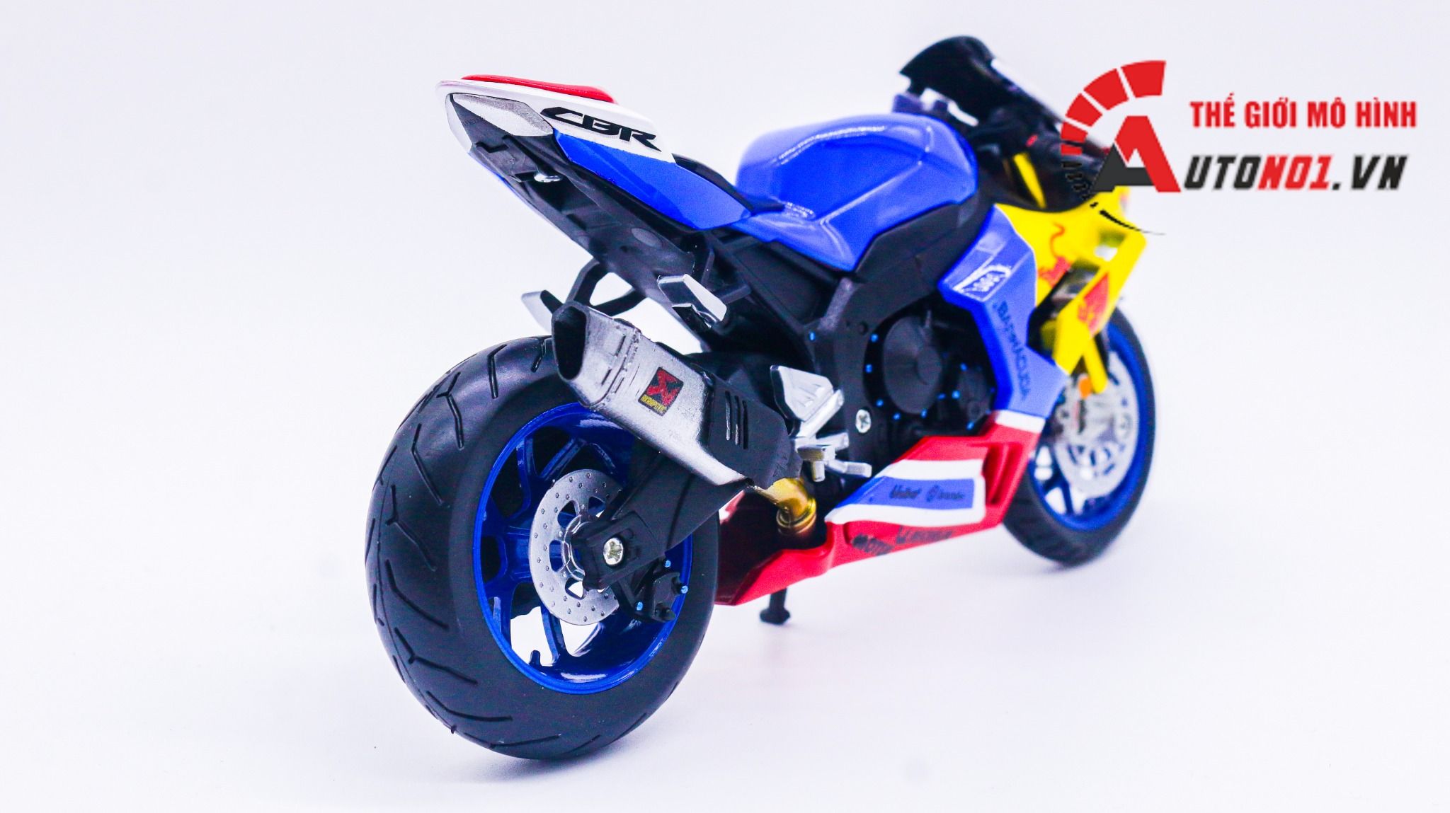 Mô hình xe độ Honda CBR1000RR custom Redbull độ pô akrapovic tỉ lệ 1:12 Autono1 D241C