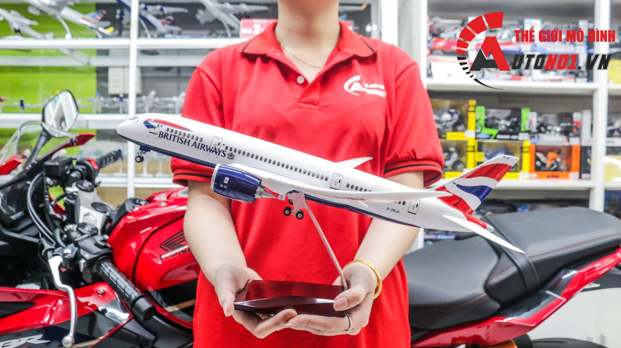 Mô hình máy bay Anh Quốc British Airways Boeing B787 47cm có đèn led tự động theo tiếng vỗ tay hoặc chạm MB47045