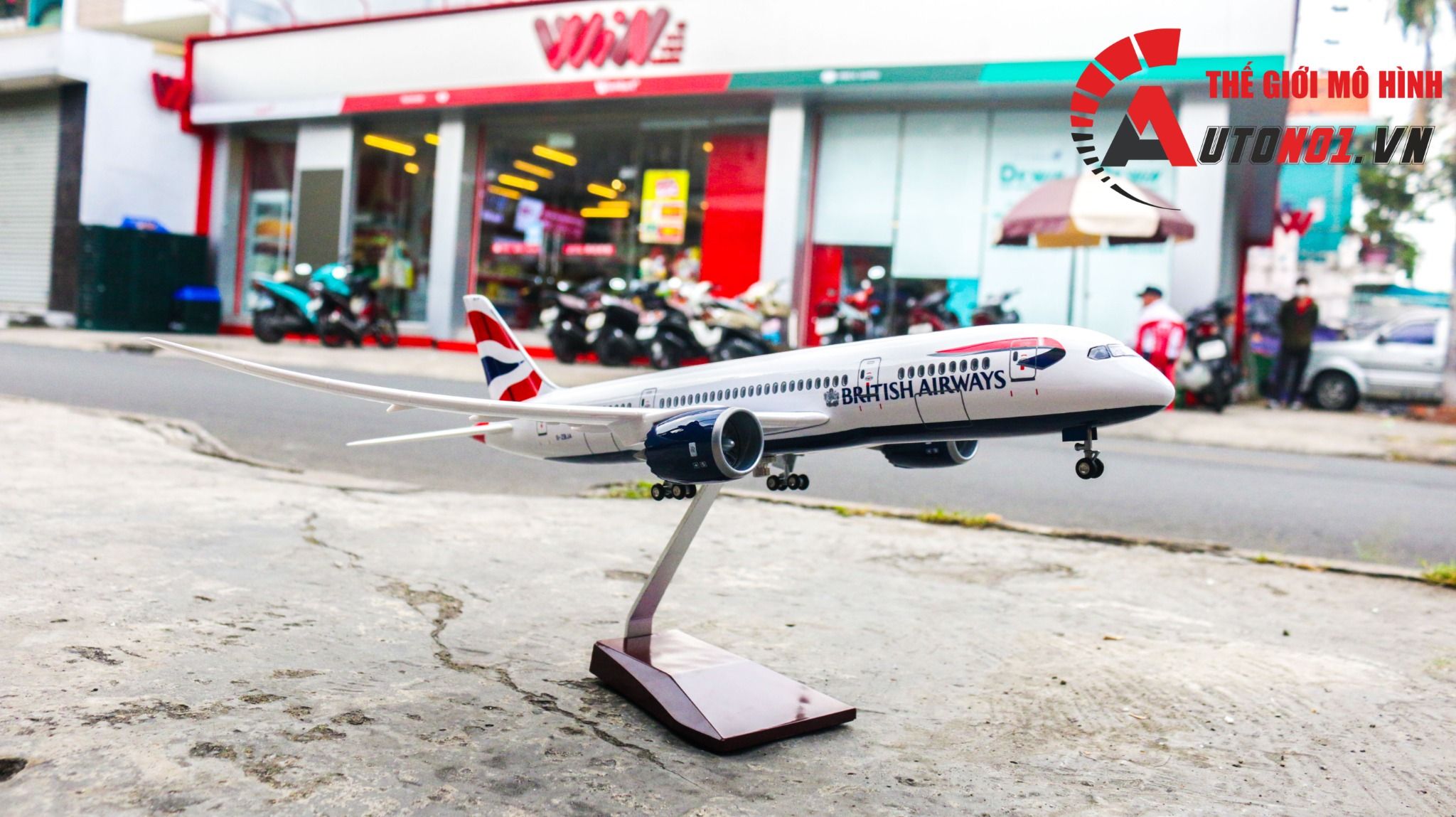 Mô hình máy bay Anh Quốc British Airways Boeing B787 47cm có đèn led tự động theo tiếng vỗ tay hoặc chạm MB47045