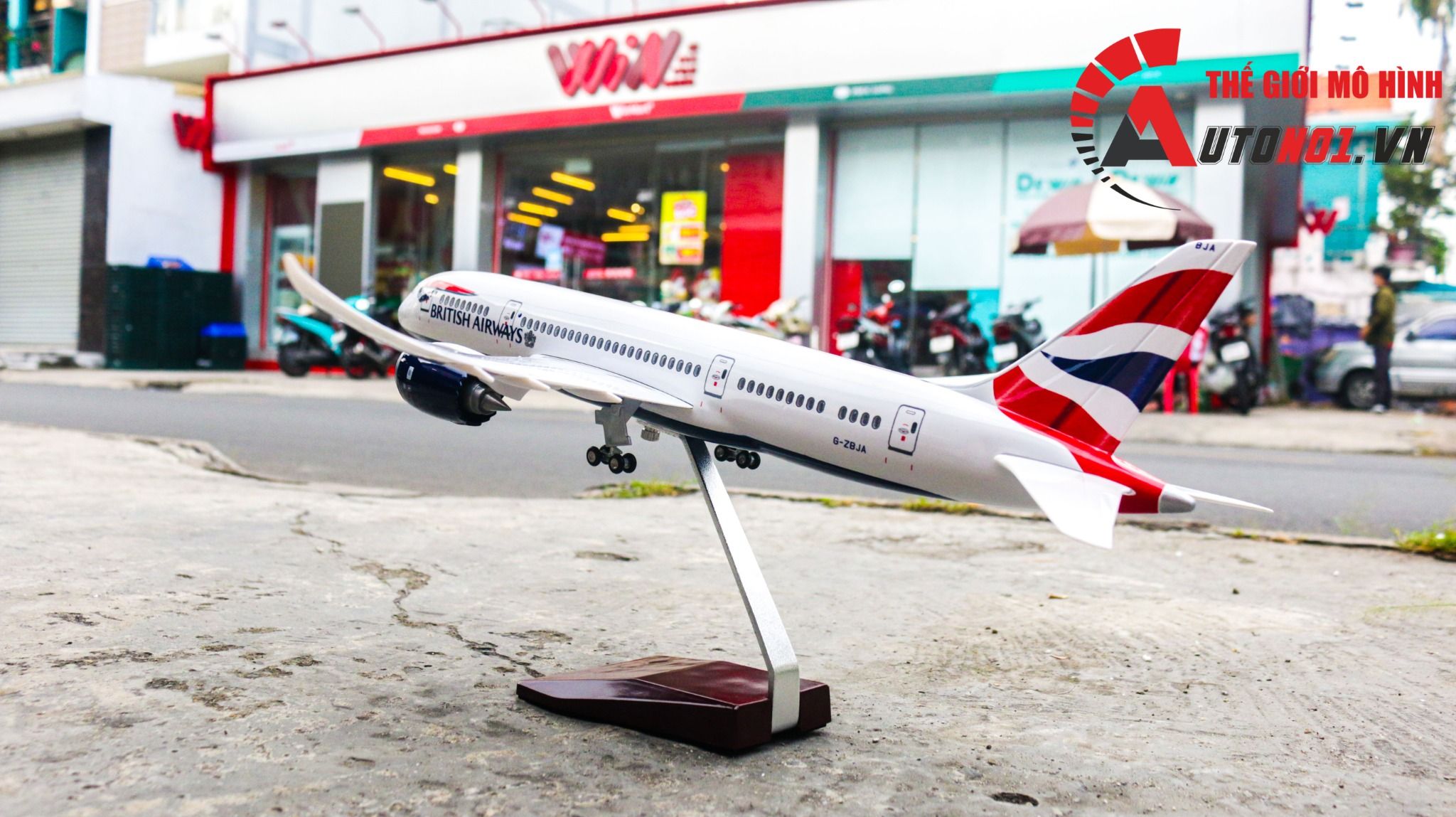 Mô hình máy bay Anh Quốc British Airways Boeing B787 47cm có đèn led tự động theo tiếng vỗ tay hoặc chạm MB47045