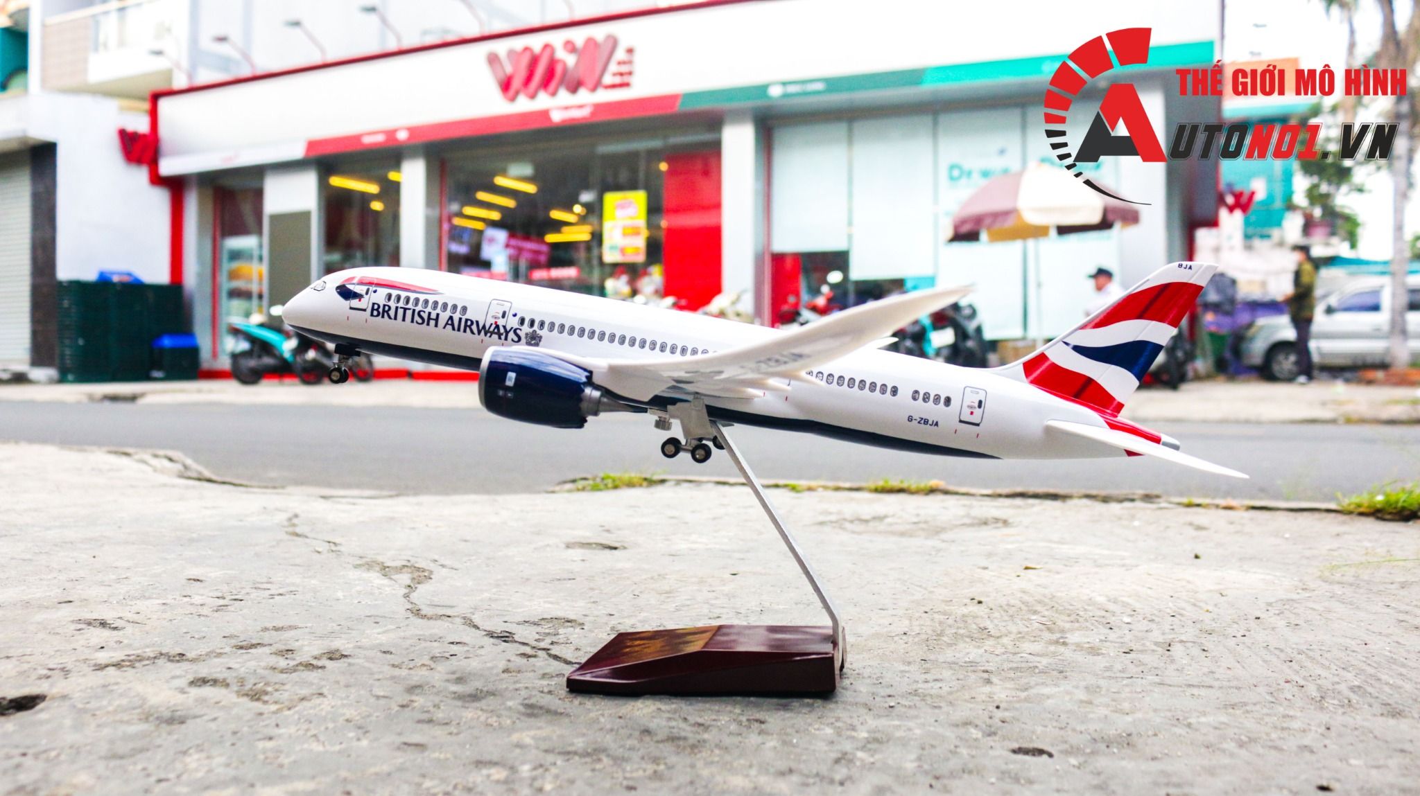 Mô hình máy bay Anh Quốc British Airways Boeing B787 47cm có đèn led tự động theo tiếng vỗ tay hoặc chạm MB47045