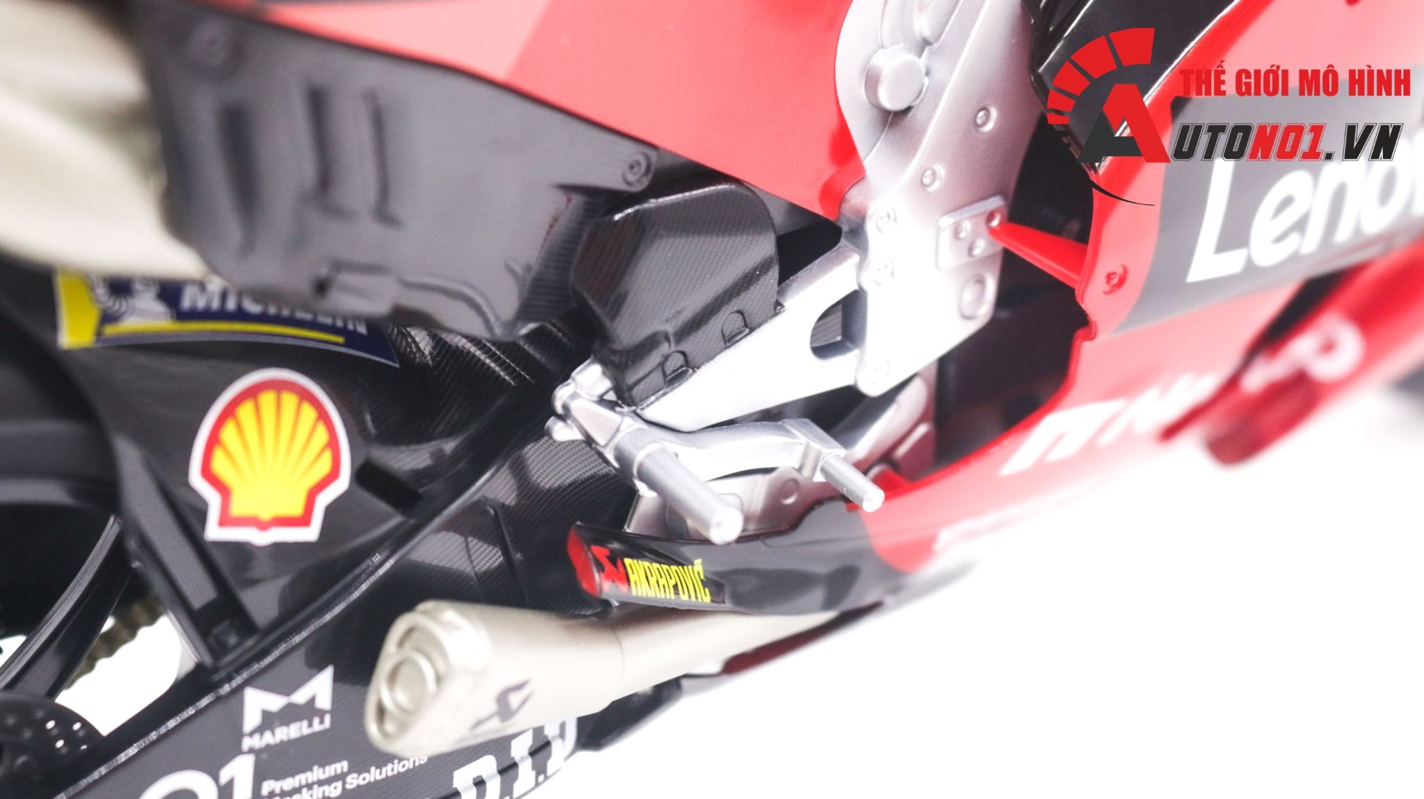 Mô hình xe mô tô Ducati Lenovo Racing Team 2022 tỉ lệ 1:6 Maisto 32229 MT048