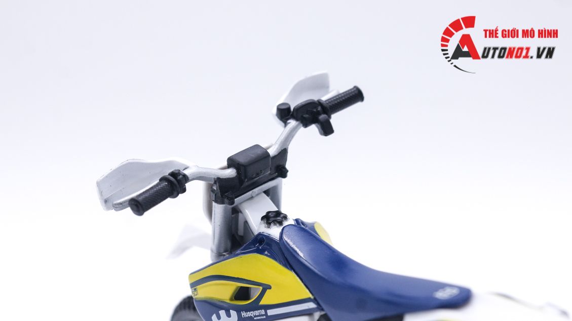  Mô hình xe cào cào Husqvarna fe 501 1:12 Maisto có đế 4831 