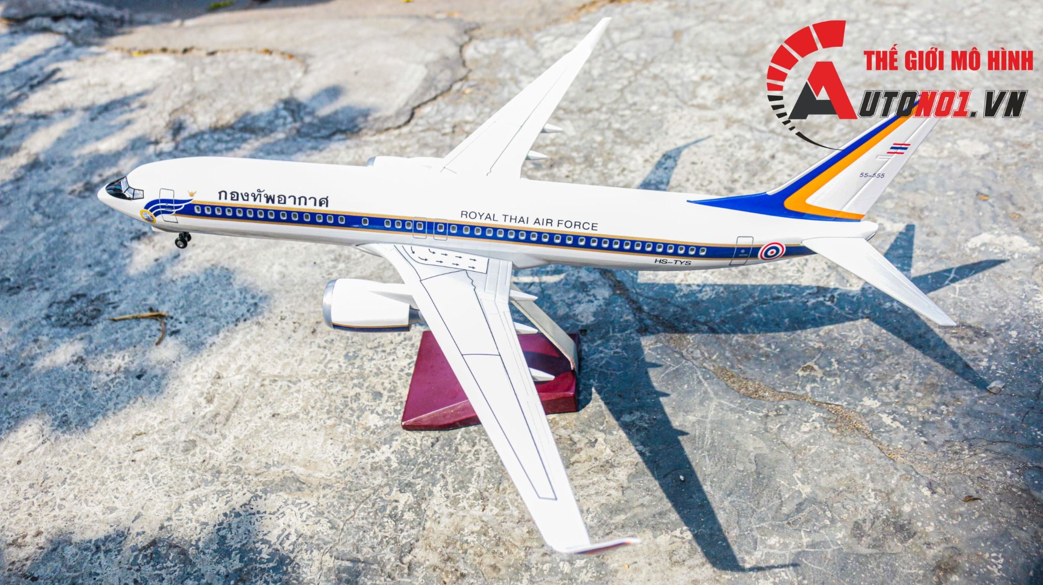 Mô hình máy bay Thủ tướng Thái Lan President of Thailand Boeing B737 47cm có đèn led tự động theo tiếng vỗ tay hoặc chạm MB47058