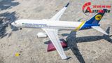  Mô hình máy bay Ukraine International Boeing B737-800 47cm có đèn led tự động theo tiếng vỗ tay hoặc chạm MB47059 