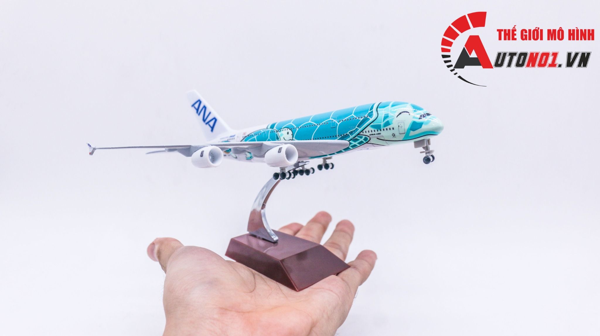 Mô hình máy bay Nhật Bản ANA Airlines Airbus A380 baby blue kích thước 20cm MB20087