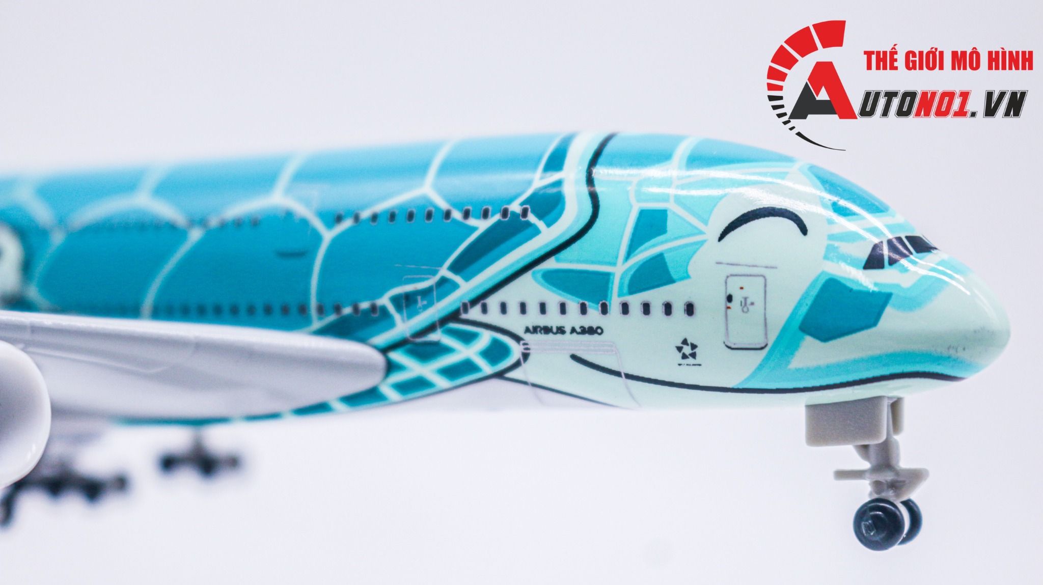 Mô hình máy bay Nhật Bản ANA Airlines Airbus A380 baby blue kích thước 20cm MB20087