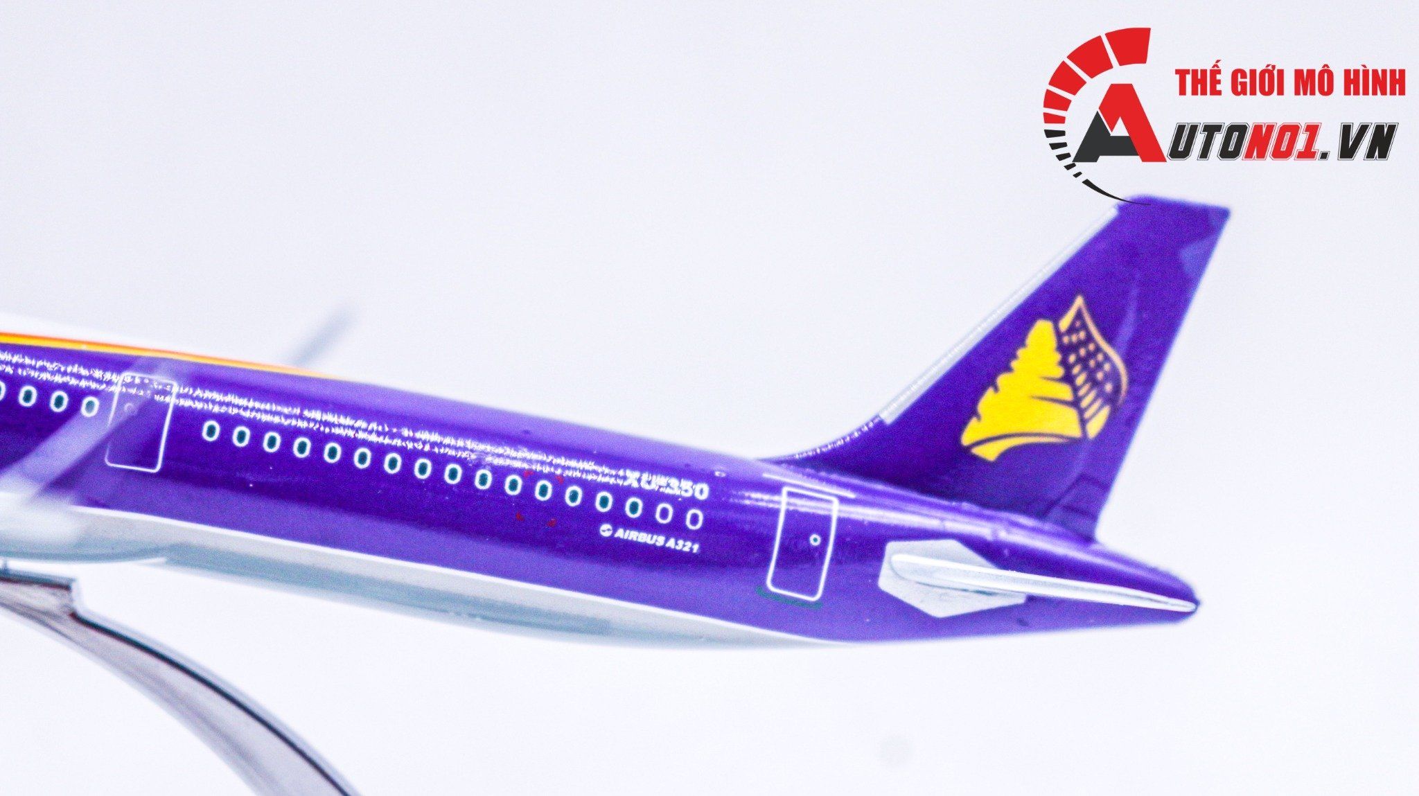 Mô hình máy bay Cambodia Angkor Air Airbus A321 kích thước 20cm MB20082