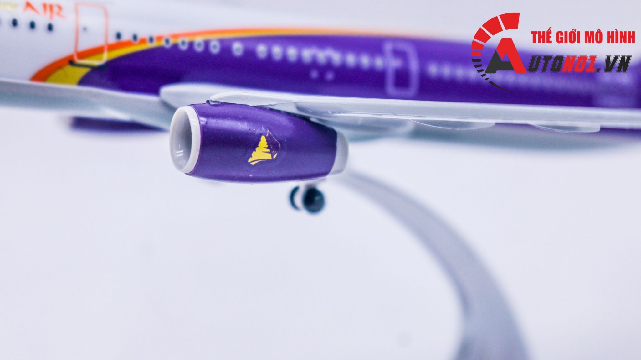 Mô hình máy bay Cambodia Angkor Air Airbus A321 kích thước 20cm MB20082