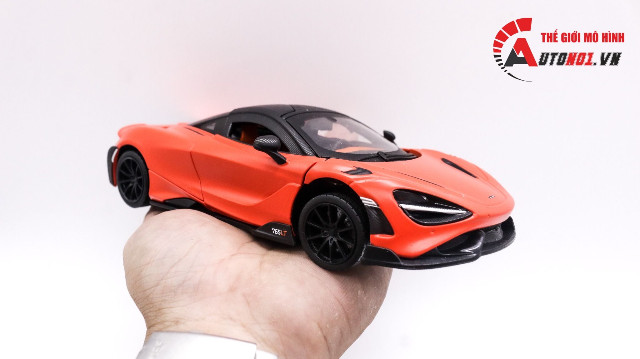 Mô hình xe Mclaren 765LT mở được 2 cửa tỉ lệ 1:24 CCA Coolchicauto OT494