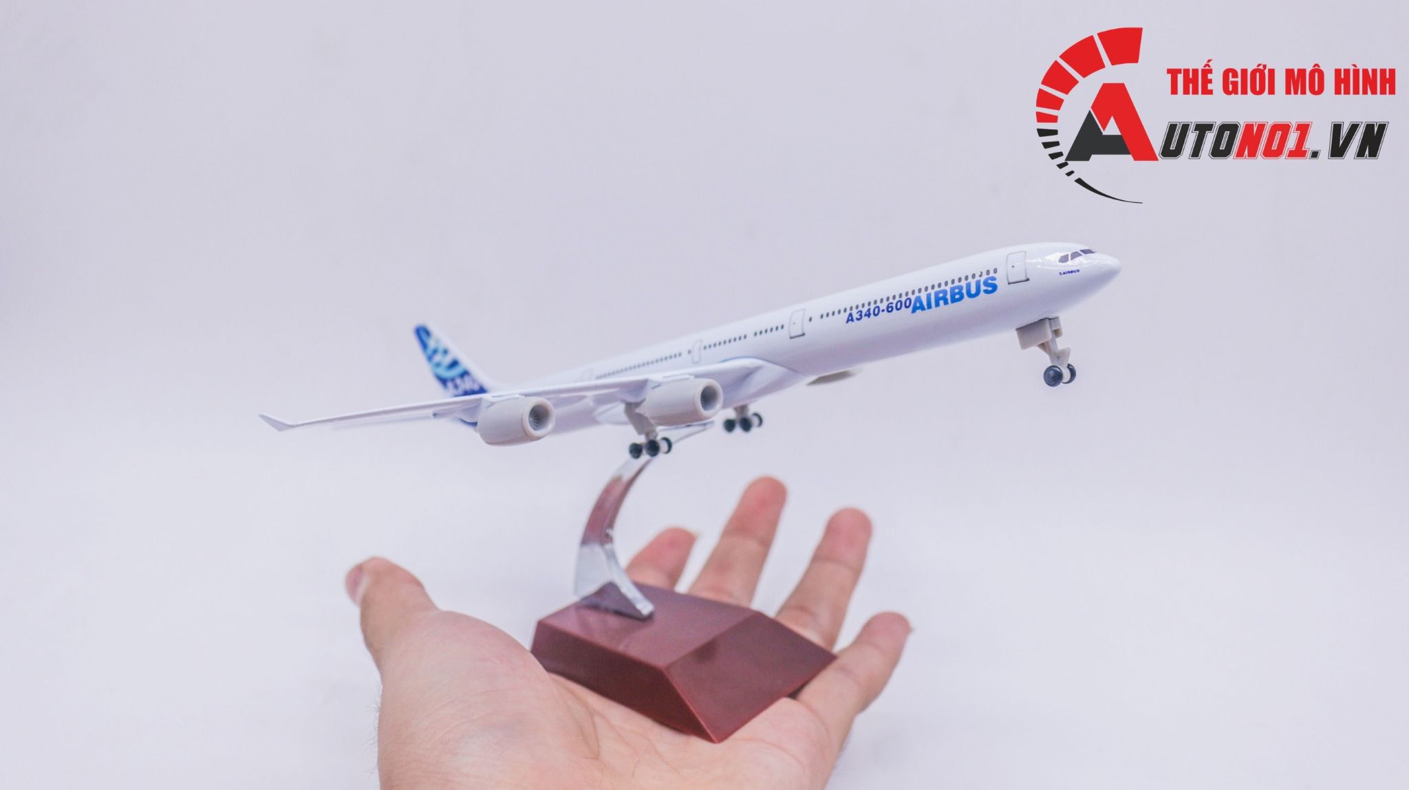 Mô hình máy bay USA Airbus A340 kích thước 20cm MB20084