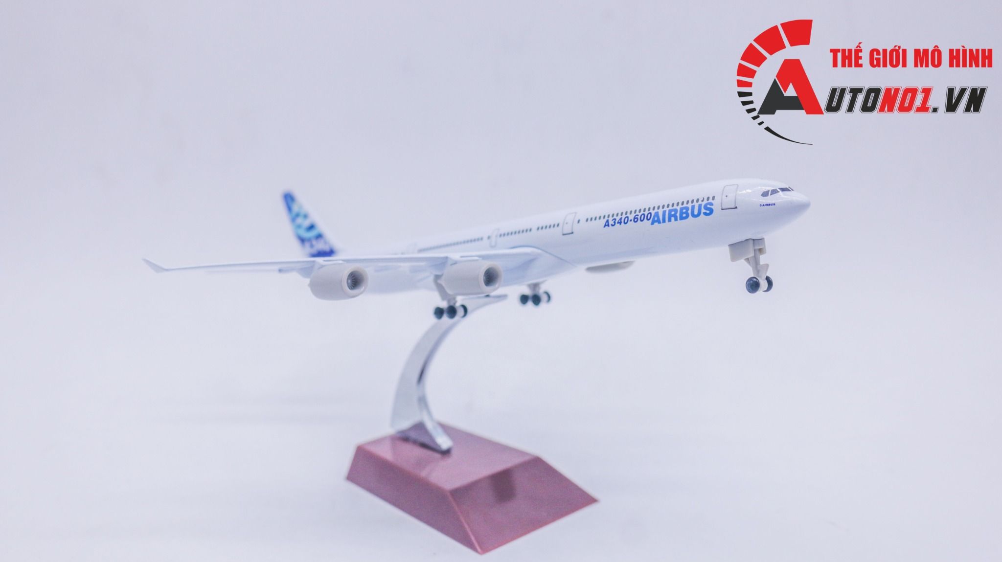 Mô hình máy bay USA Airbus A340 kích thước 20cm MB20084