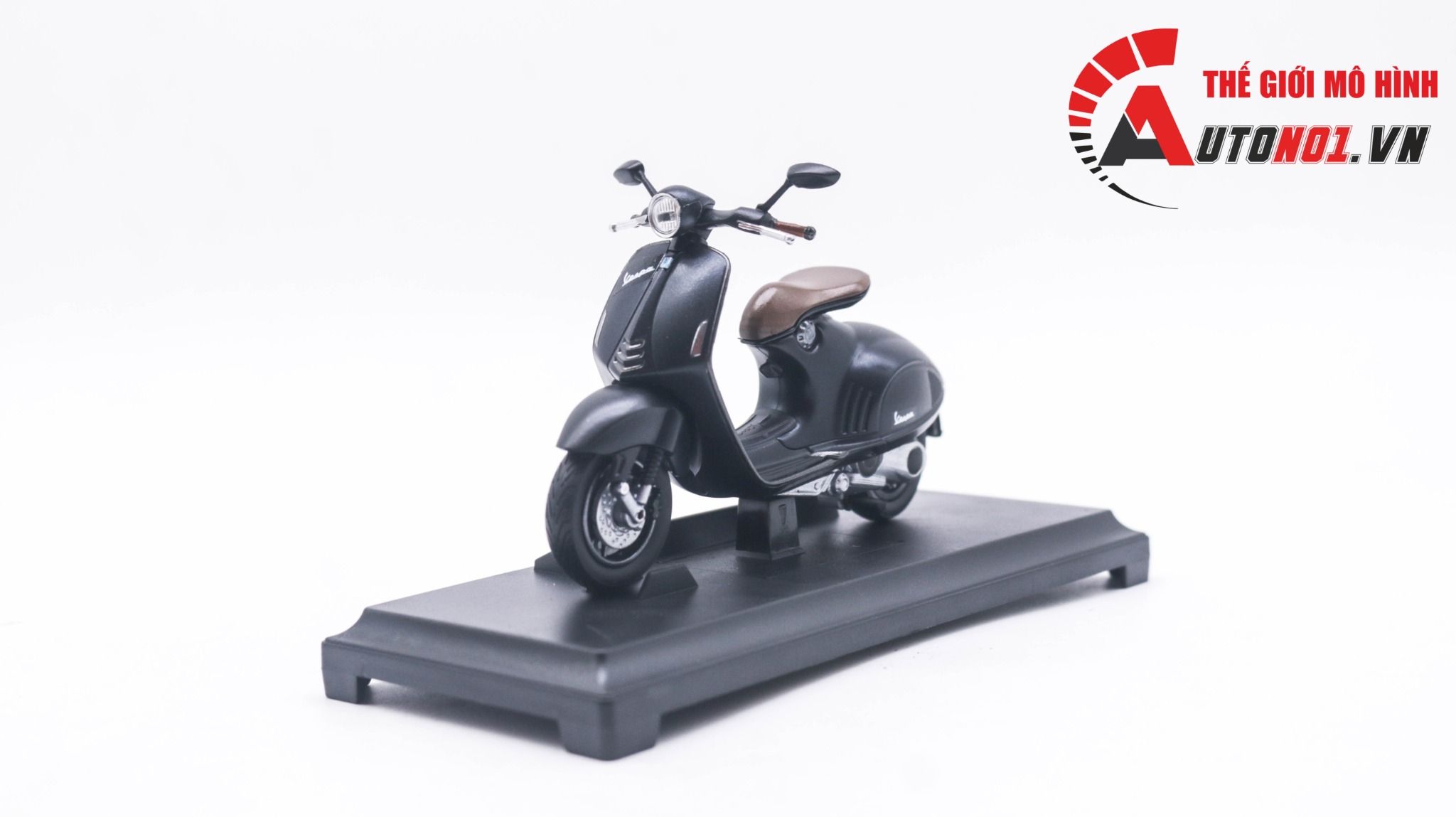 Mô hình xe Vespa 946 độ matt black 2023 tỉ lệ 1:18 Autono1 Welly D228