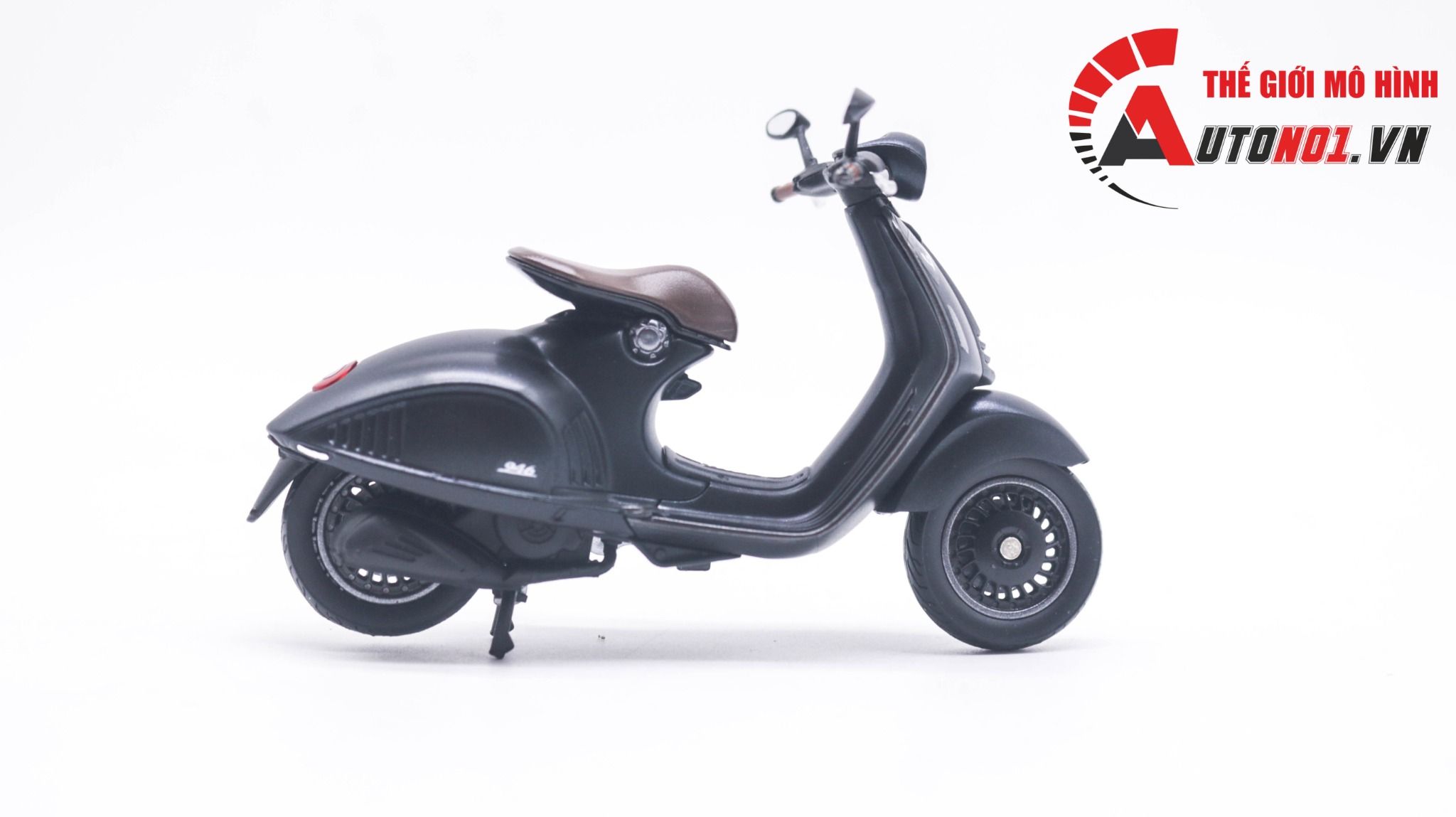 Mô hình xe Vespa 946 độ matt black 2023 tỉ lệ 1:18 Autono1 Welly D228