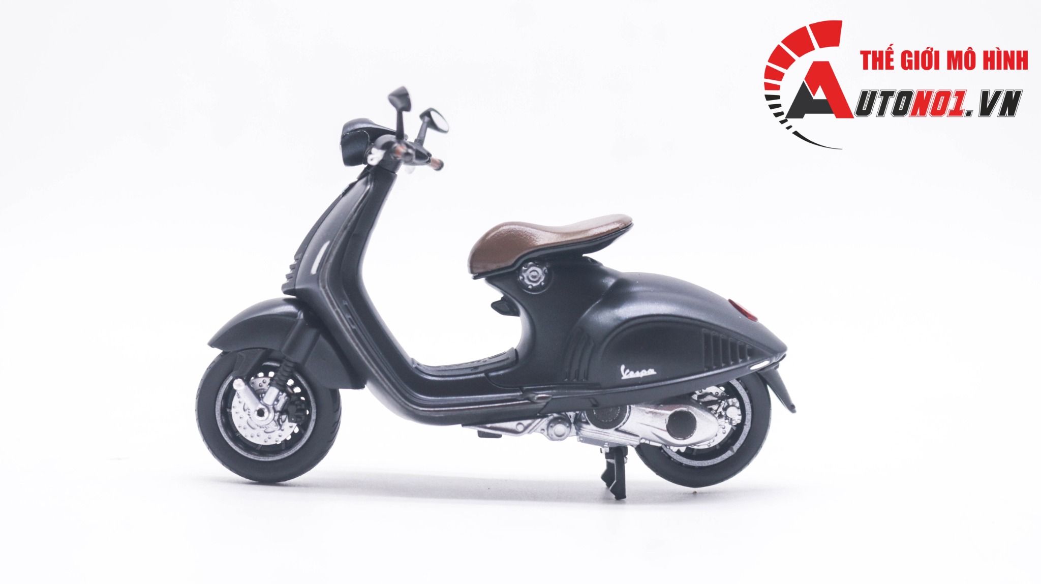 Mô hình xe Vespa 946 độ matt black 2023 tỉ lệ 1:18 Autono1 Welly D228