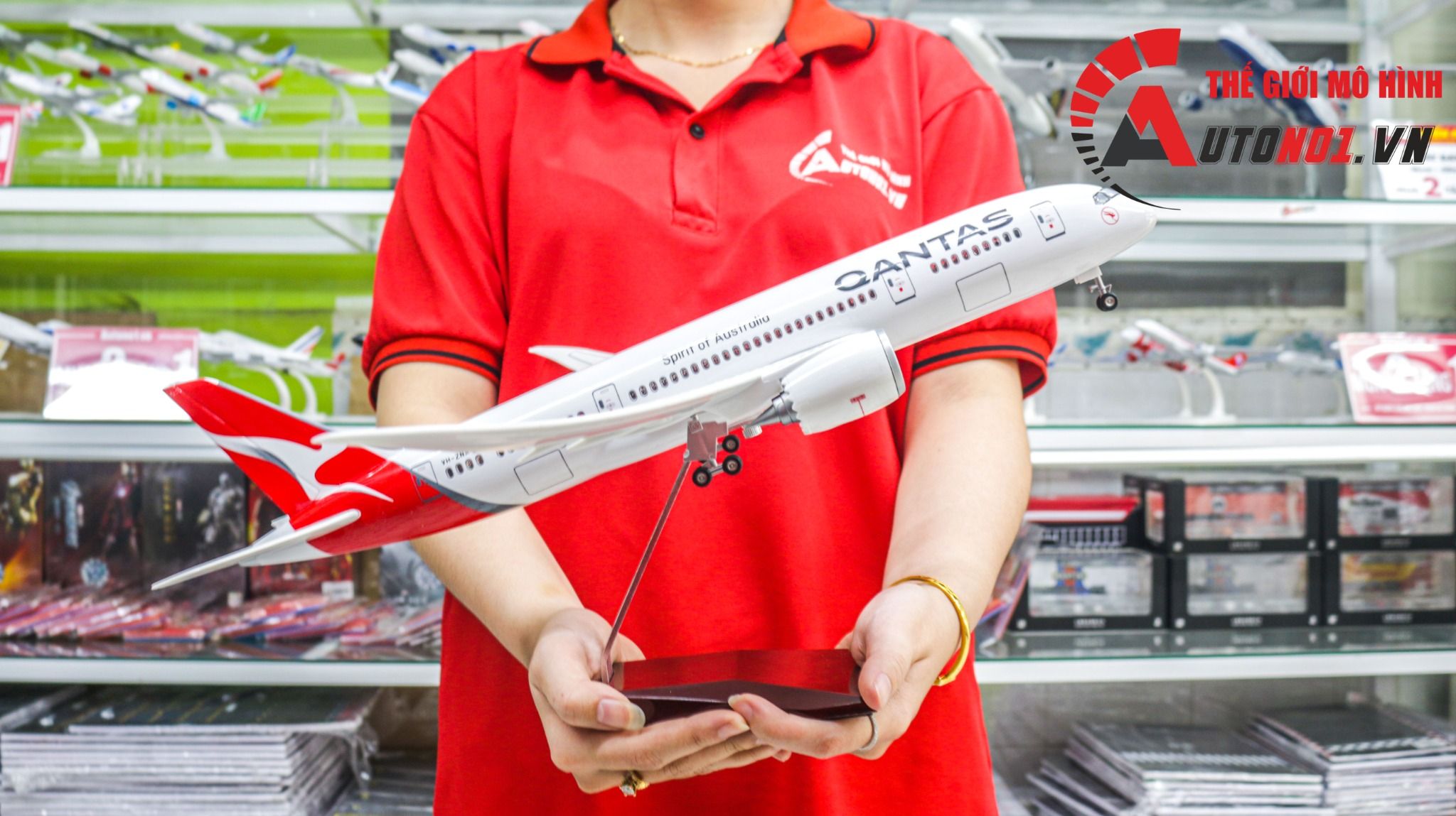 Mô hình máy bay Australia Qantas Boeing B787 47cm 1:130 có đèn led tự động theo tiếng vỗ tay hoặc chạm MB47007