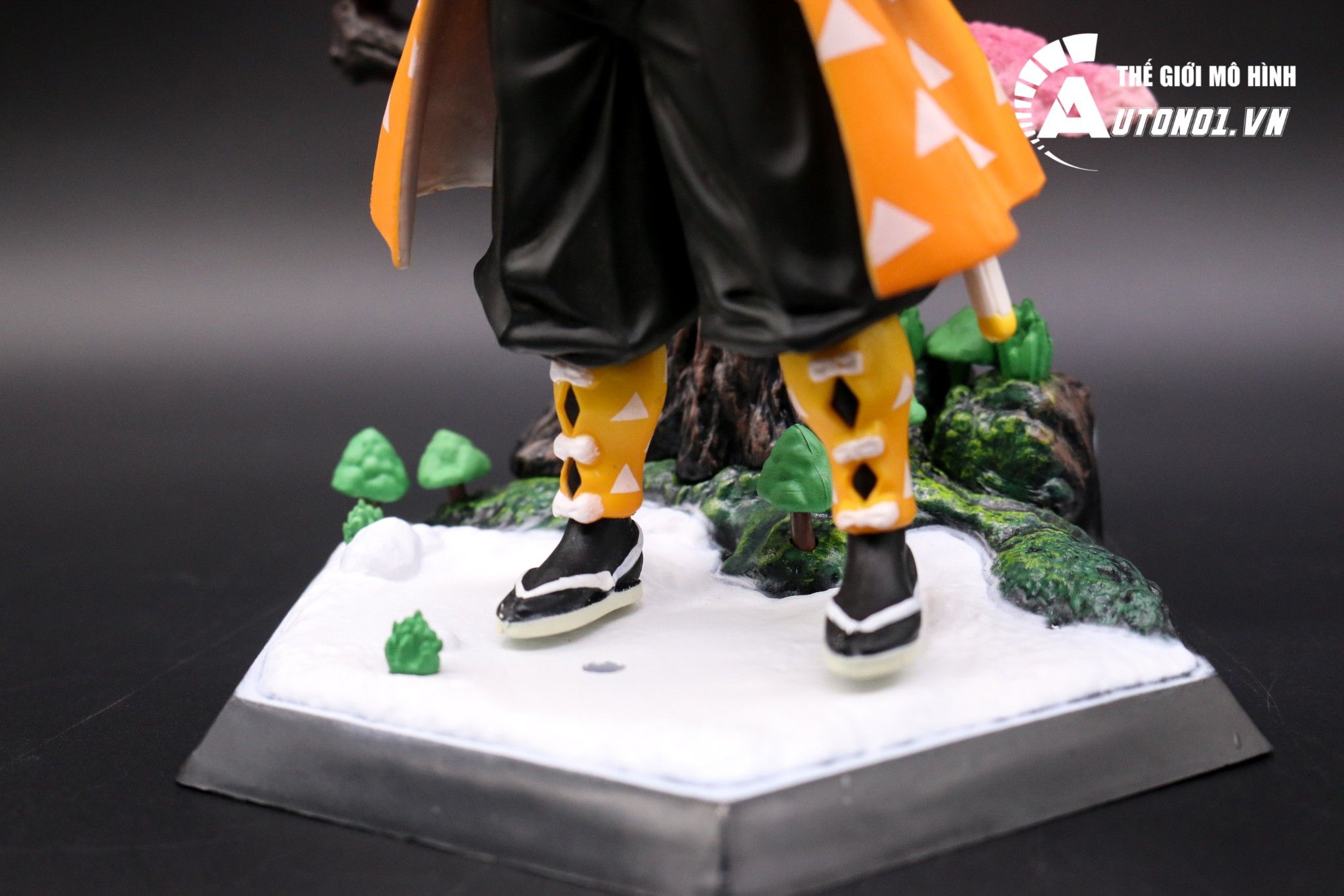 Mô hình nhân vật Kimetsu No Yaiba - Agatsuma Zenitsu 19 Cm 7036
