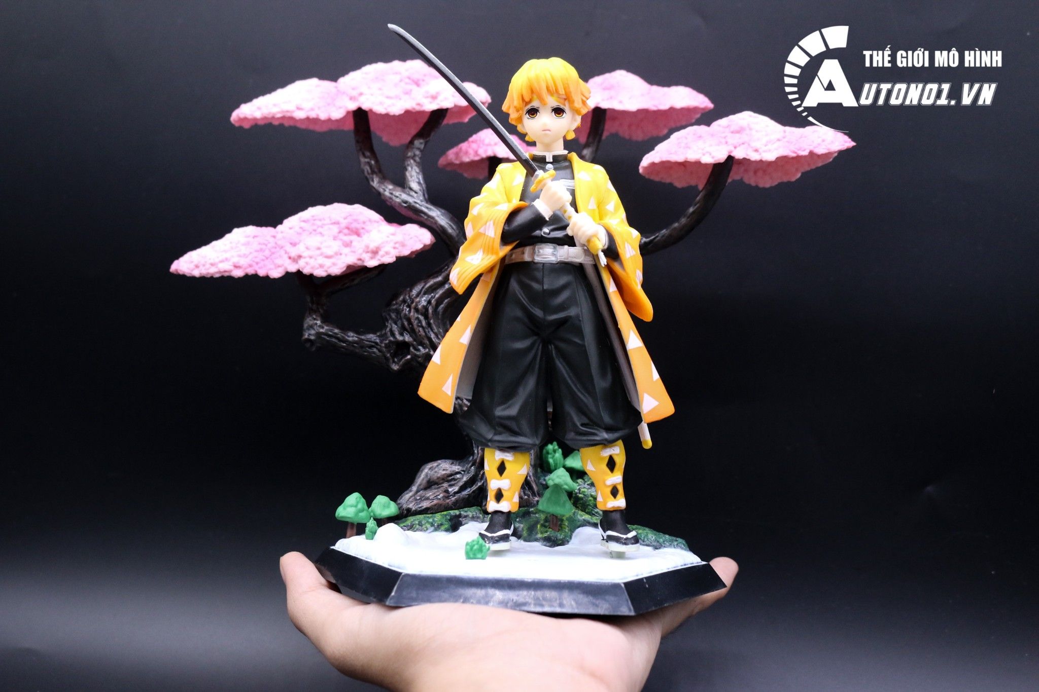Mô hình nhân vật Kimetsu No Yaiba - Agatsuma Zenitsu 19 Cm 7036