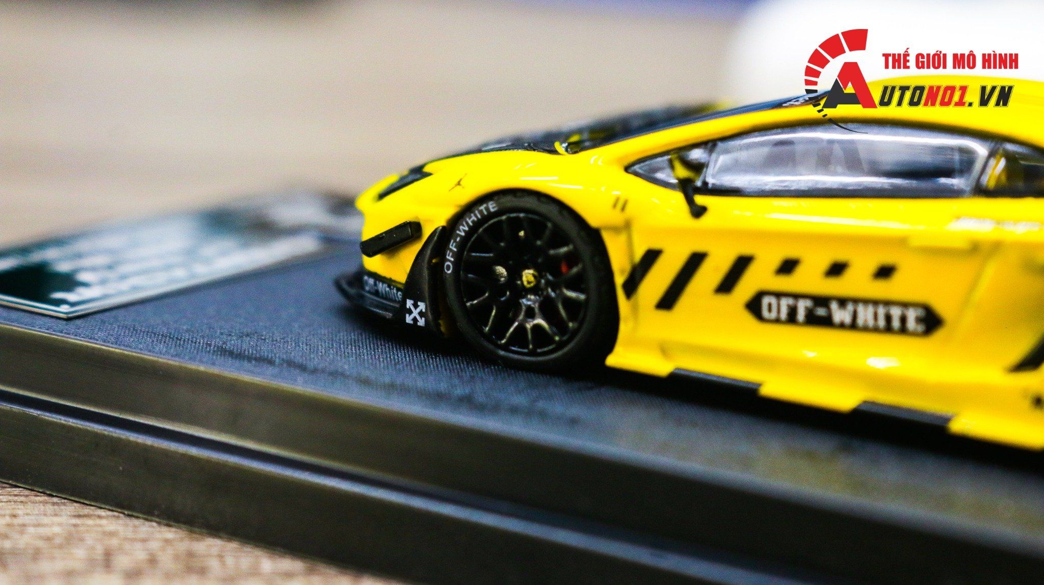 Mô hình xe Lamborghini Aventador LP700-4 2.0 Off white yellow tỉ lệ 1:64 Briscale Micro BSC