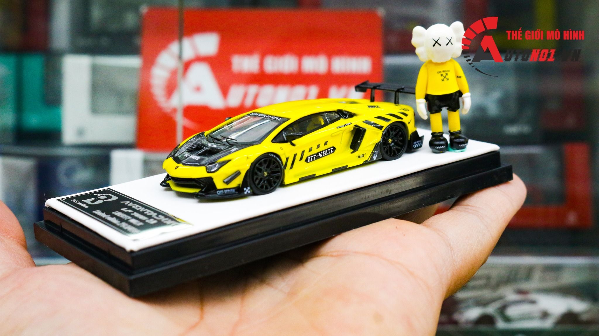 Mô hình xe Lamborghini Aventador LP700-4 2.0 Off white yellow tỉ lệ 1:64 Briscale Micro BSC