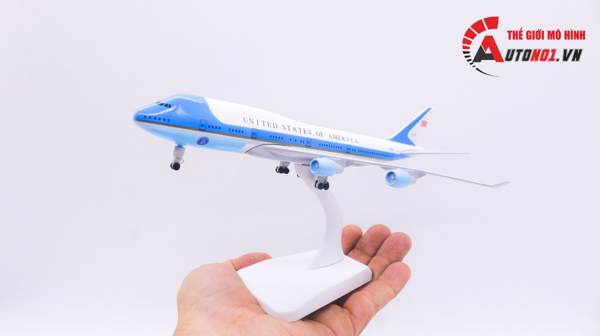 Mô hình máy bay Chuyên cơ tổng thống Mỹ Boeing B747 Air Force One 20cm MB20021