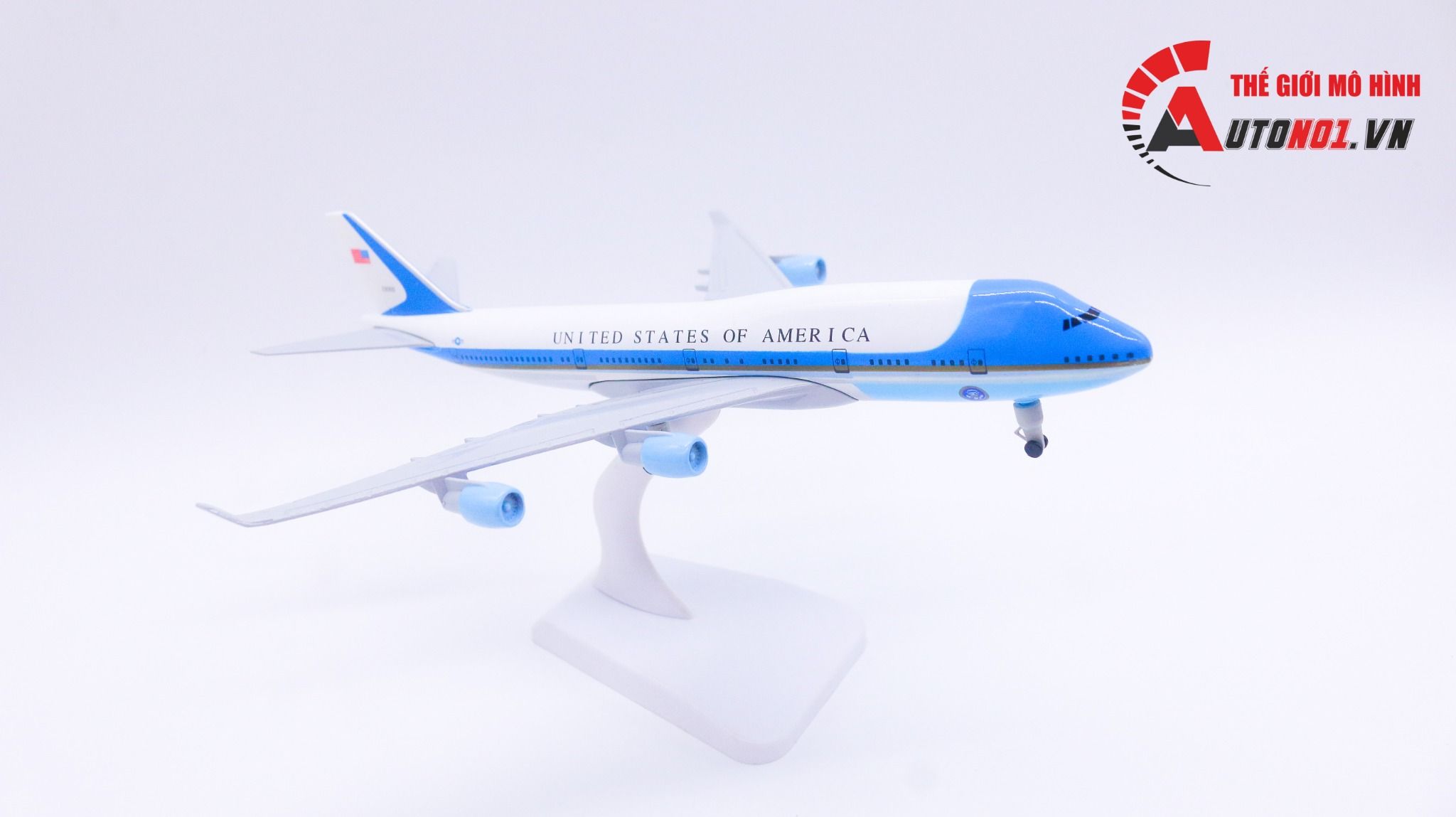 Mô hình máy bay Chuyên cơ tổng thống Mỹ Boeing B747 Air Force One 20cm MB20021
