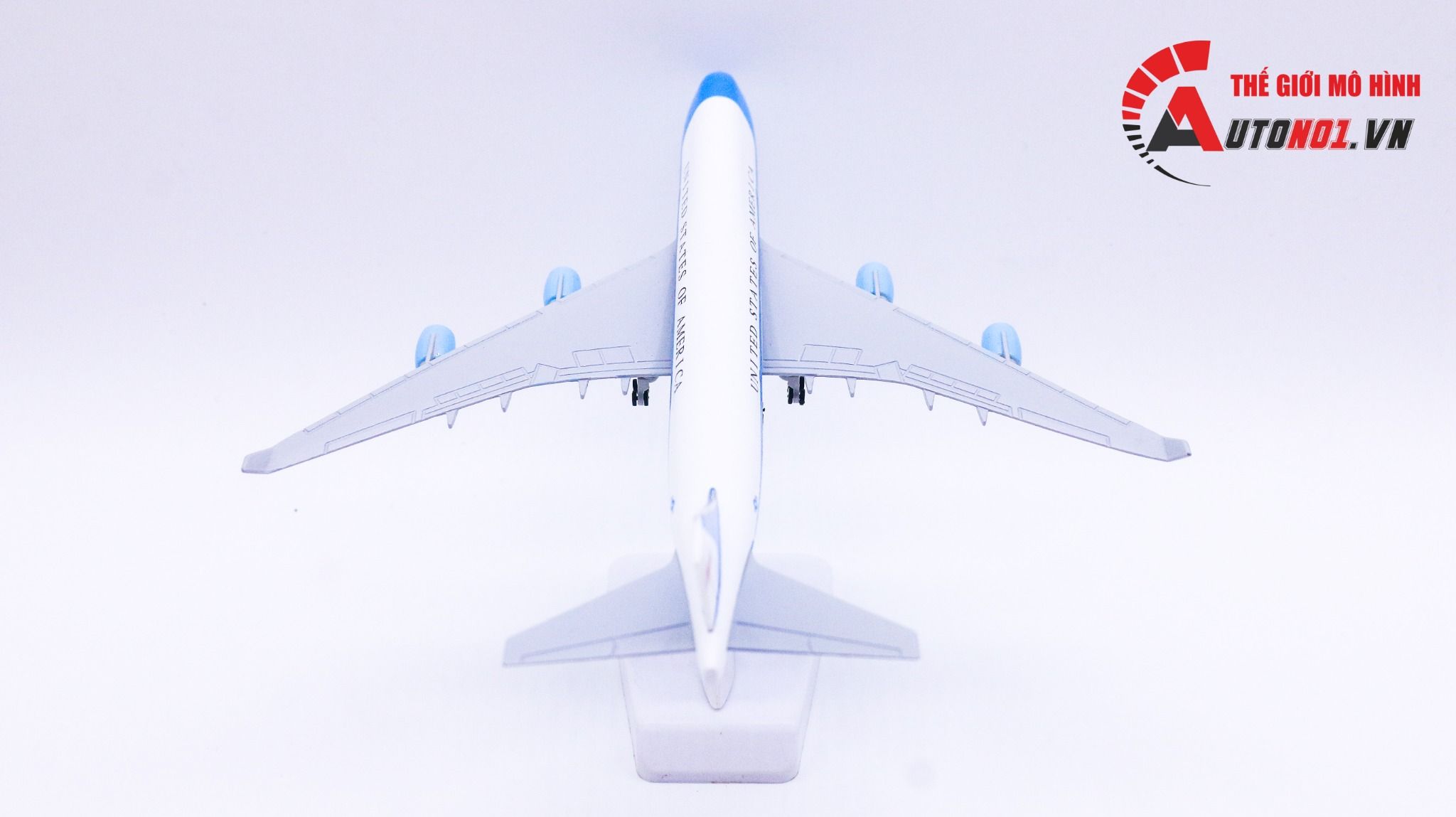 Mô hình máy bay Chuyên cơ tổng thống Mỹ Boeing B747 Air Force One 20cm MB20021