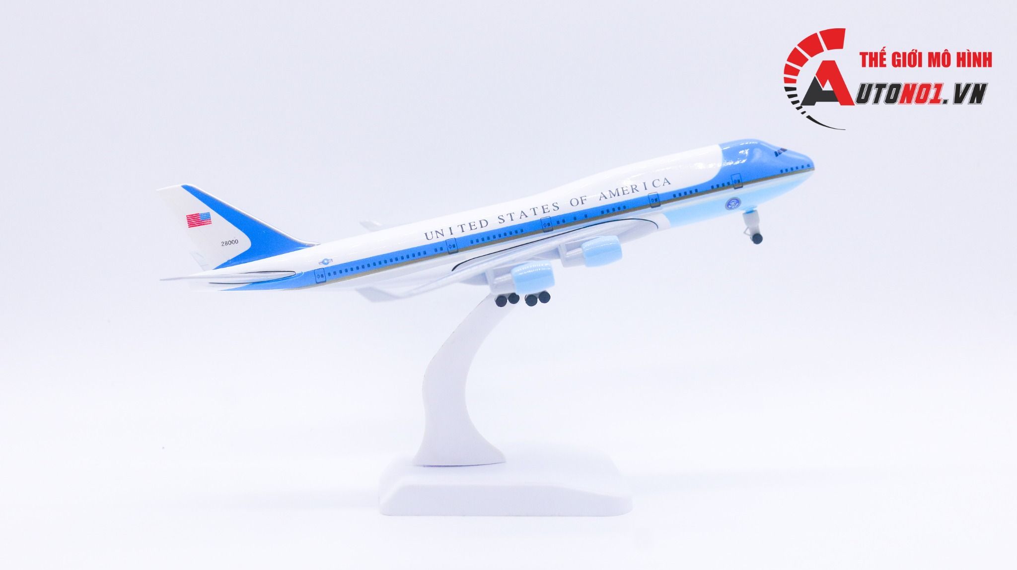 Mô hình máy bay Chuyên cơ tổng thống Mỹ Boeing B747 Air Force One 20cm MB20021