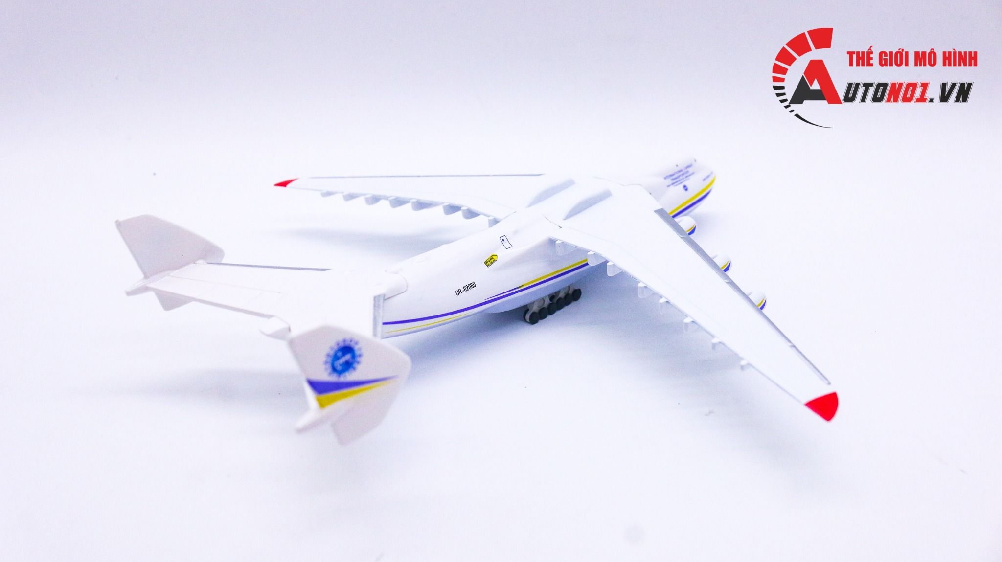Mô hình máy bay vận chuyển 20cm Antonov Airlines International Cargo Transporter 225 20cm MB20018