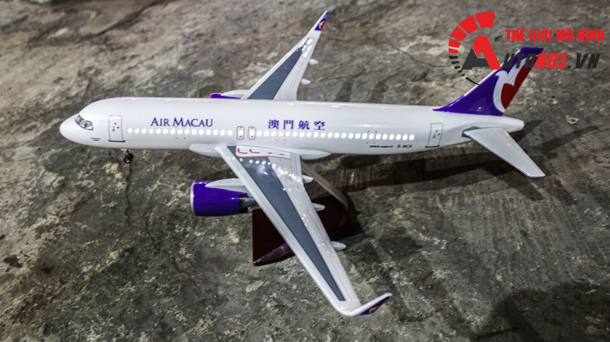  Mô hình máy bay China Macau Airbus A320 Neo 47cm có đèn led tự động theo tiếng vỗ tay hoặc chạm MB47057 
