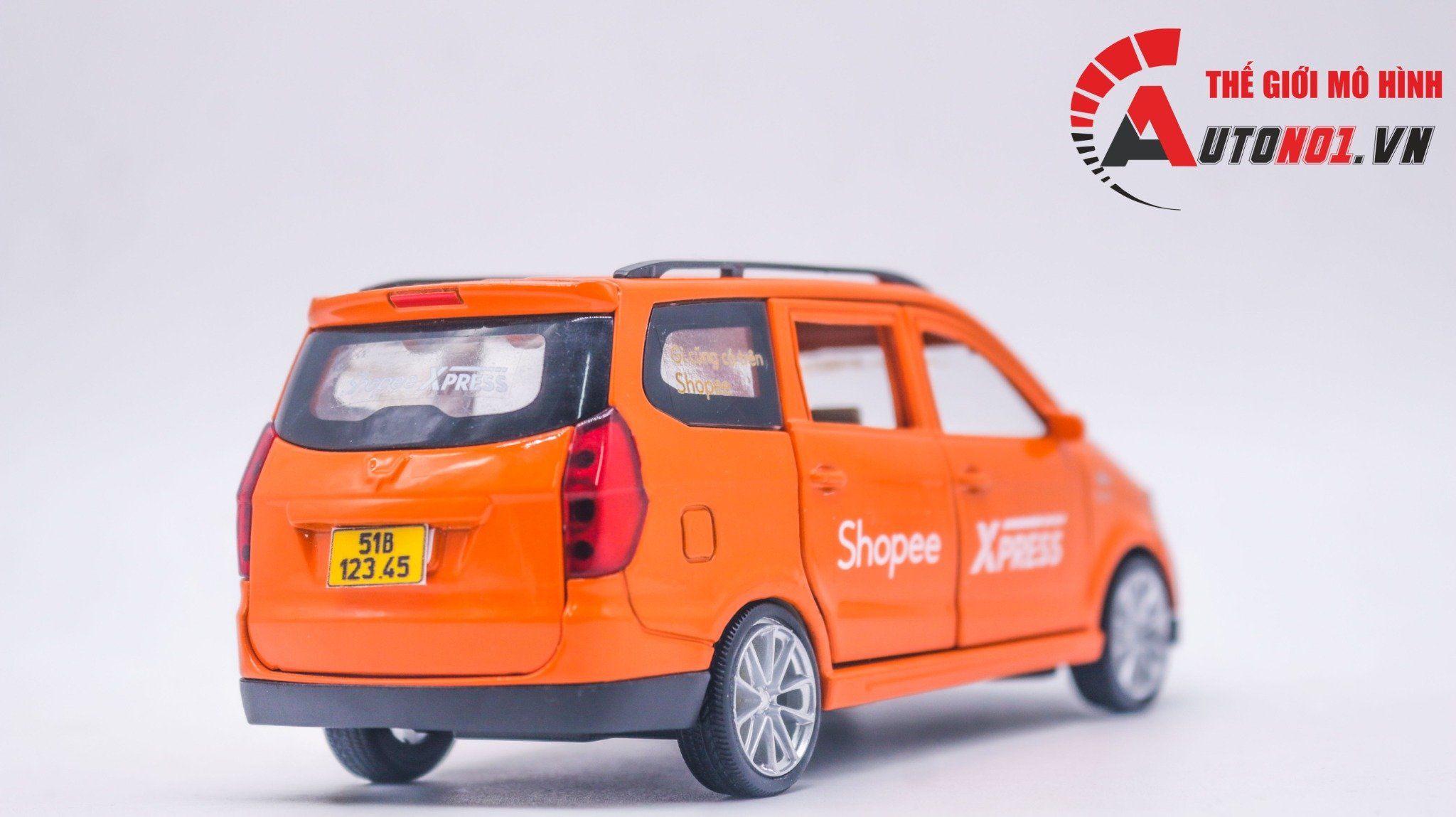 Mô hình xe độ dịch vụ Wuling Cargo custom Shopee express full open có âm thanh - đèn tỉ lệ 1:32 Autono1 OT336