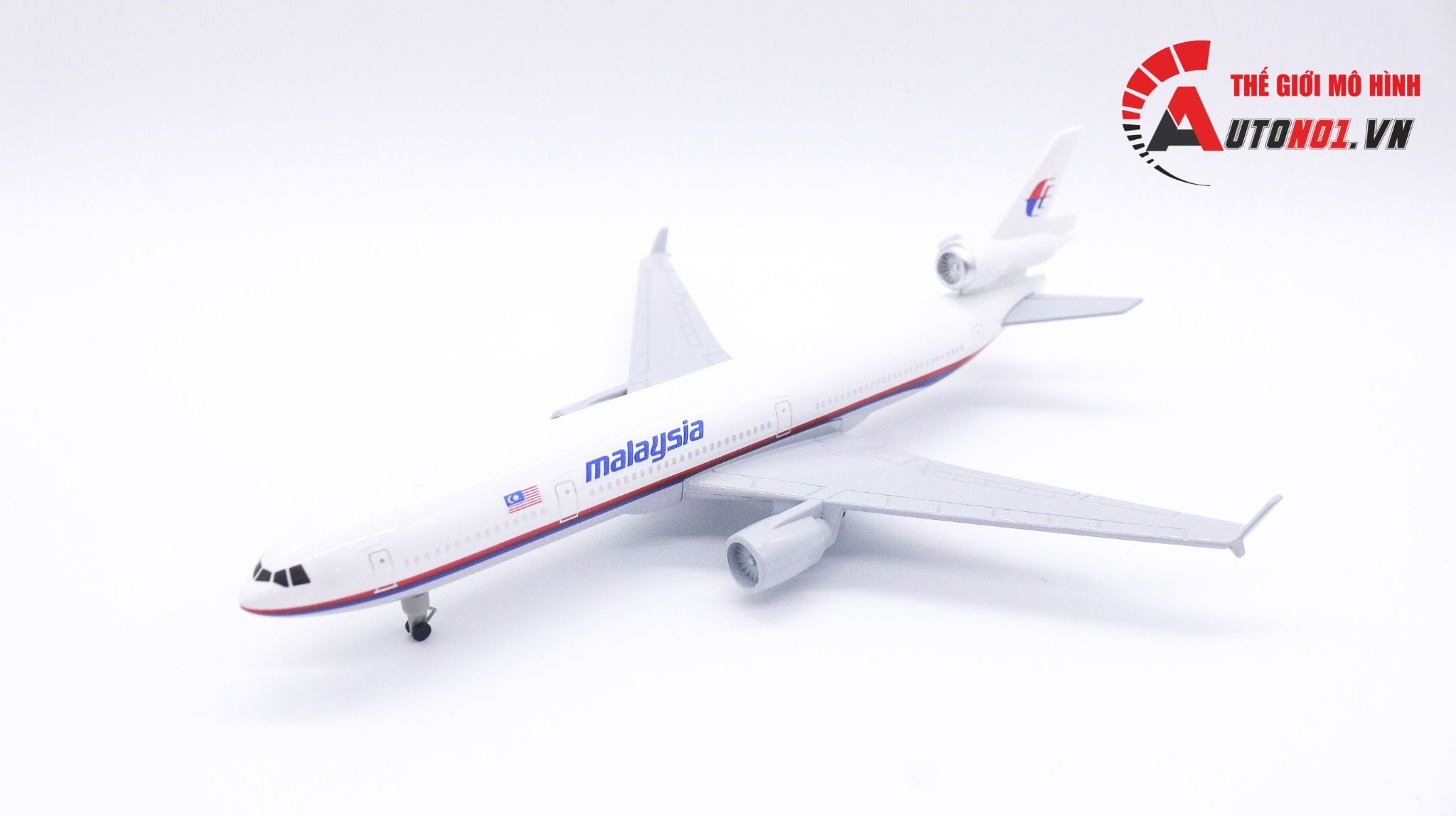 Mô hình máy bay Malaysia Airlines McDonnell Douglas MD-11 20cm MB20034