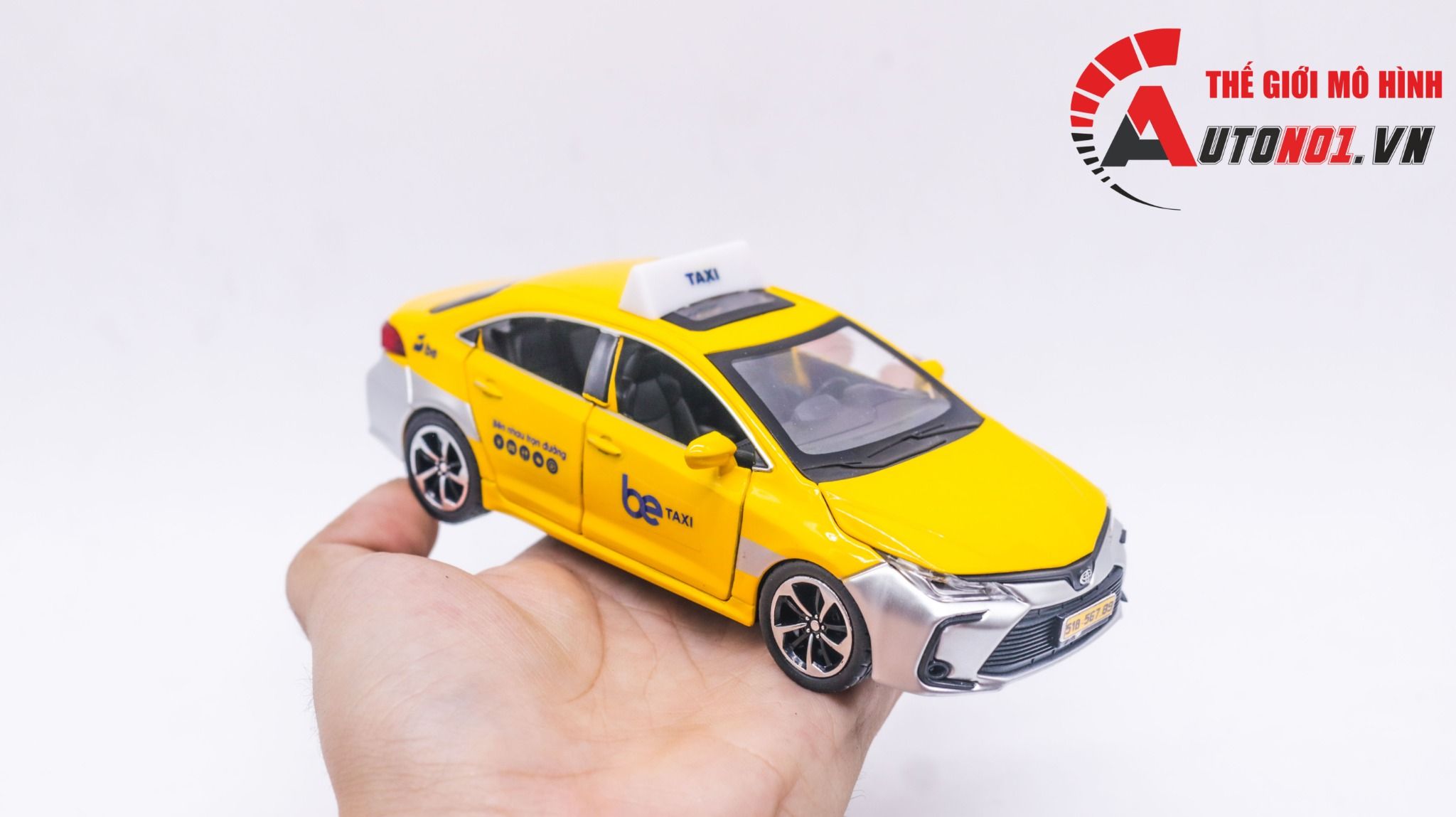 Mô hình xe độ dịch vụ Toyota Corolla custom taxi bee có âm thanh - đèn tỉ lệ 1:32 Autono1 OT335