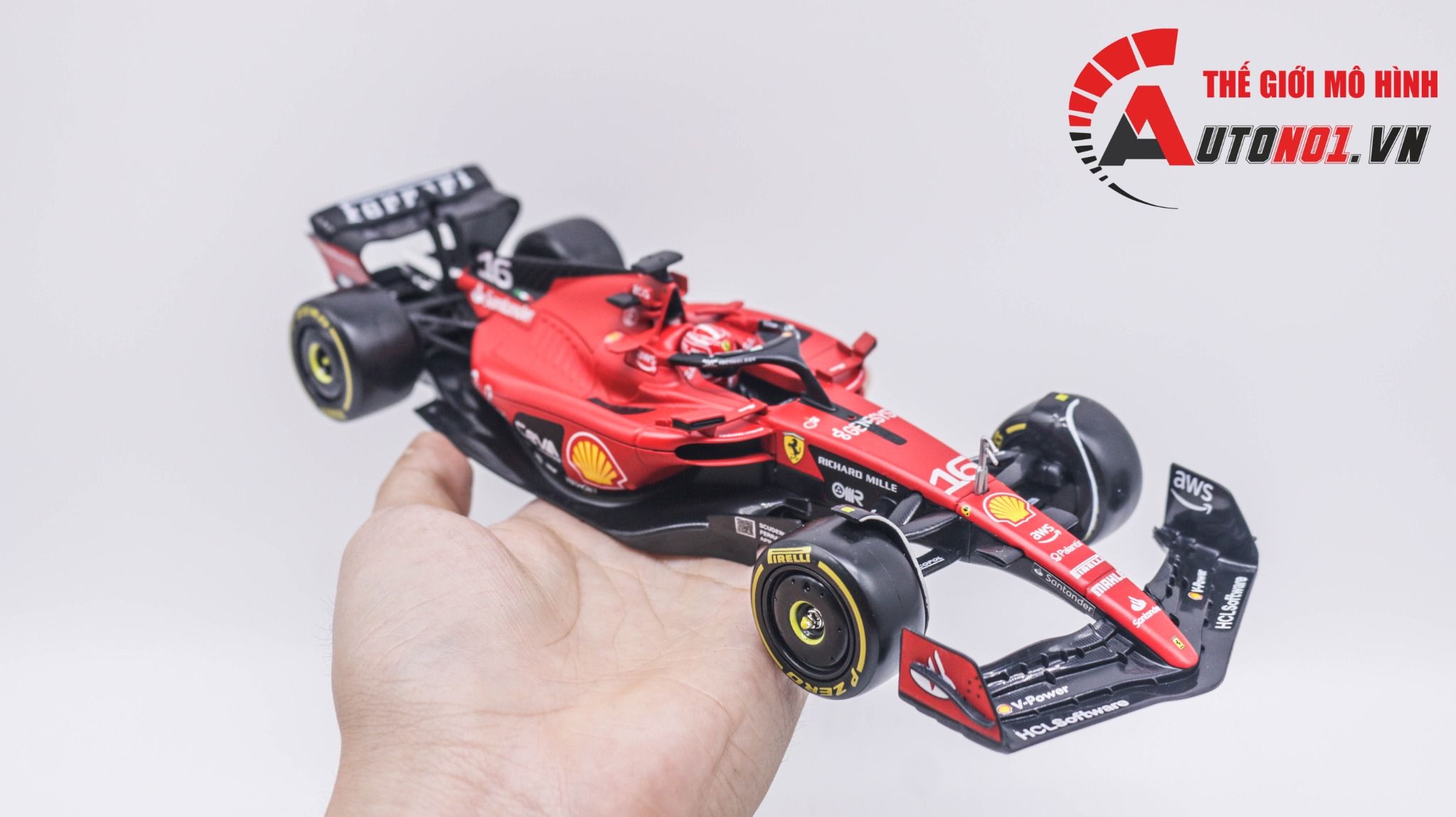 Mô hình xe đua F1 Ferrari Formular Sf23 2023 có hộp mica tỉ lệ 1:24 Bburago OT333
