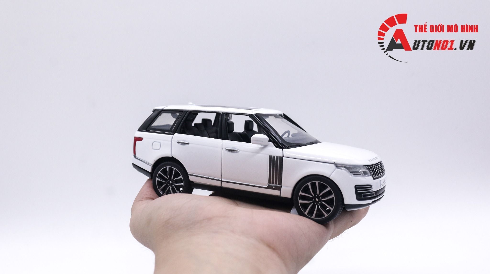 Mô hình xe Land Rover Range Rover full open -có đế - có âm thanh - có đèn tỉ lệ 1:32 BMB K3-15-B OT019