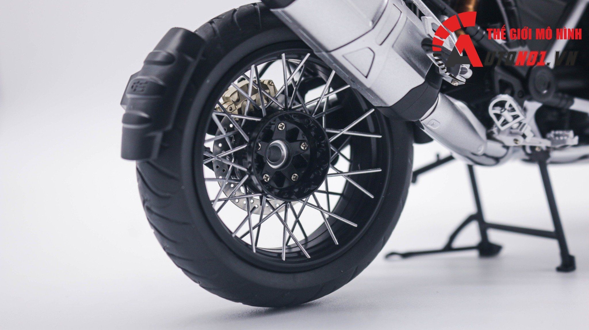 Mô hình moto cao cấp BMW R 1250 GS ADV Meng đã sơn hoàn thiện tỉ lệ 1:9 MT066D