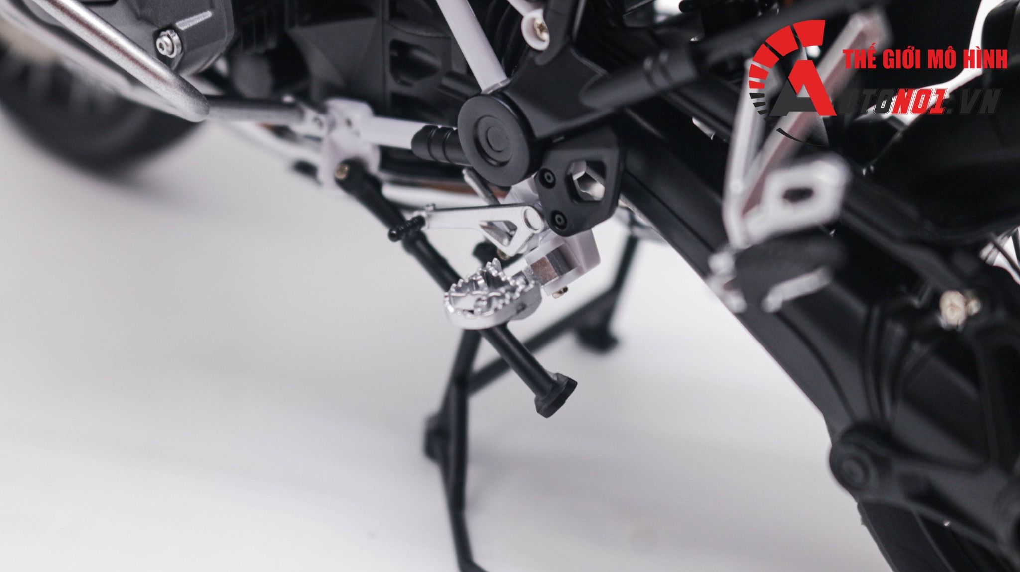 Mô hình moto cao cấp BMW R 1250 GS ADV Meng đã sơn hoàn thiện tỉ lệ 1:9 MT066D