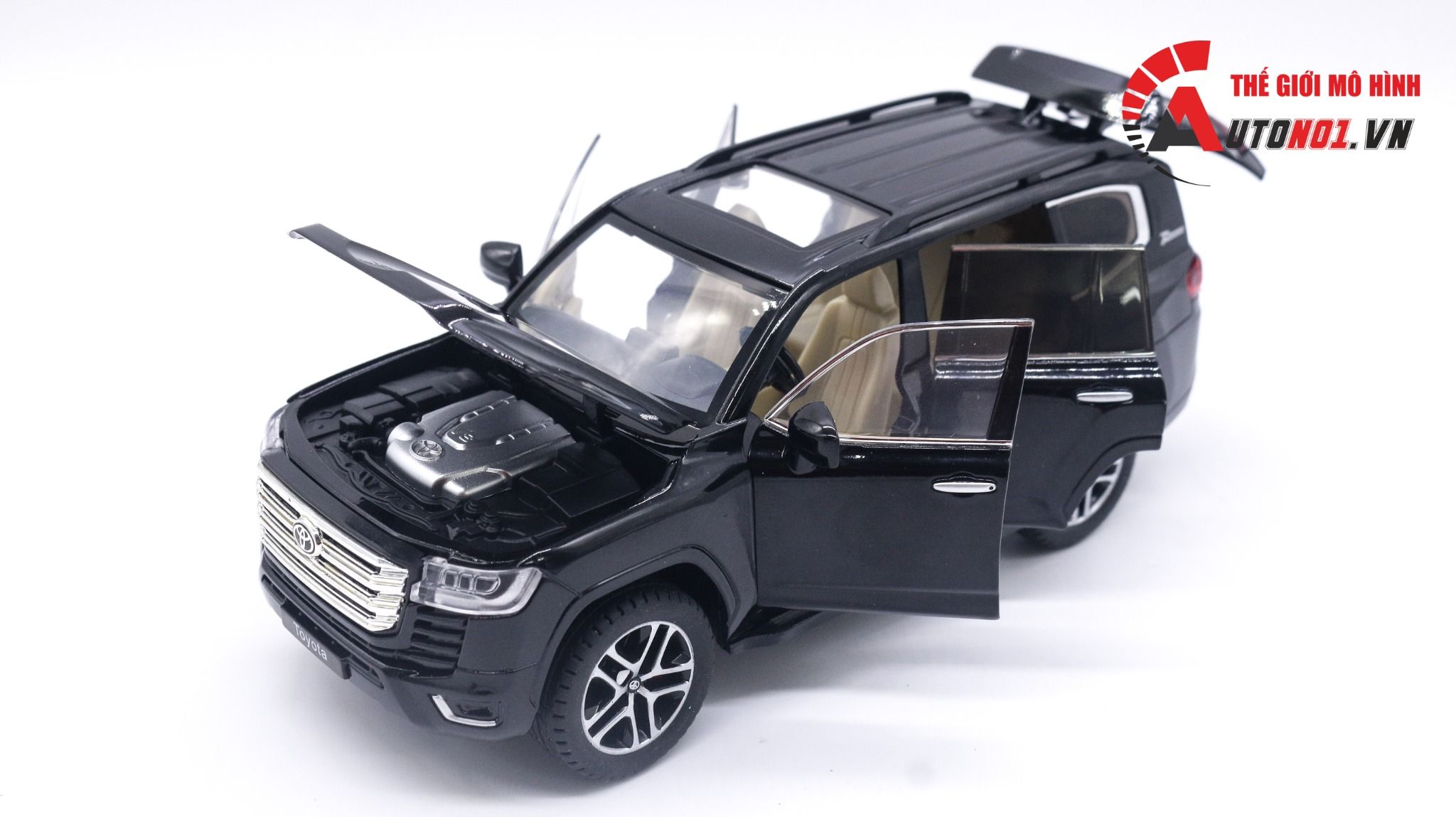  Mô hình xe Toyota Land Cruiser LC300 2022 full open - full kính - đánh lái được tỉ lệ 1:24 Henteng model OT014 