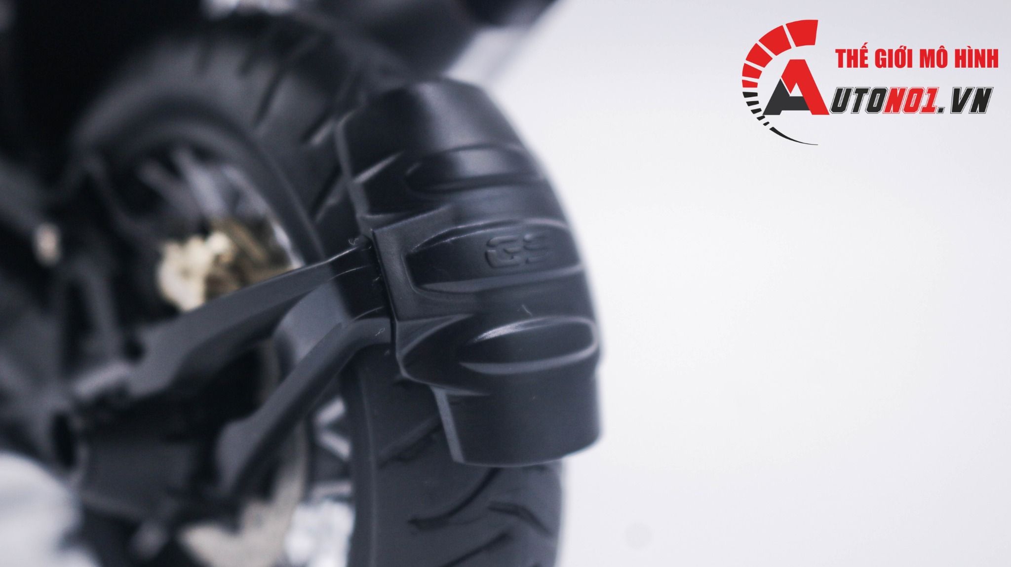 Mô hình moto cao cấp BMW R 1250 GS ADV Meng đã sơn hoàn thiện tỉ lệ 1:9 MT066D