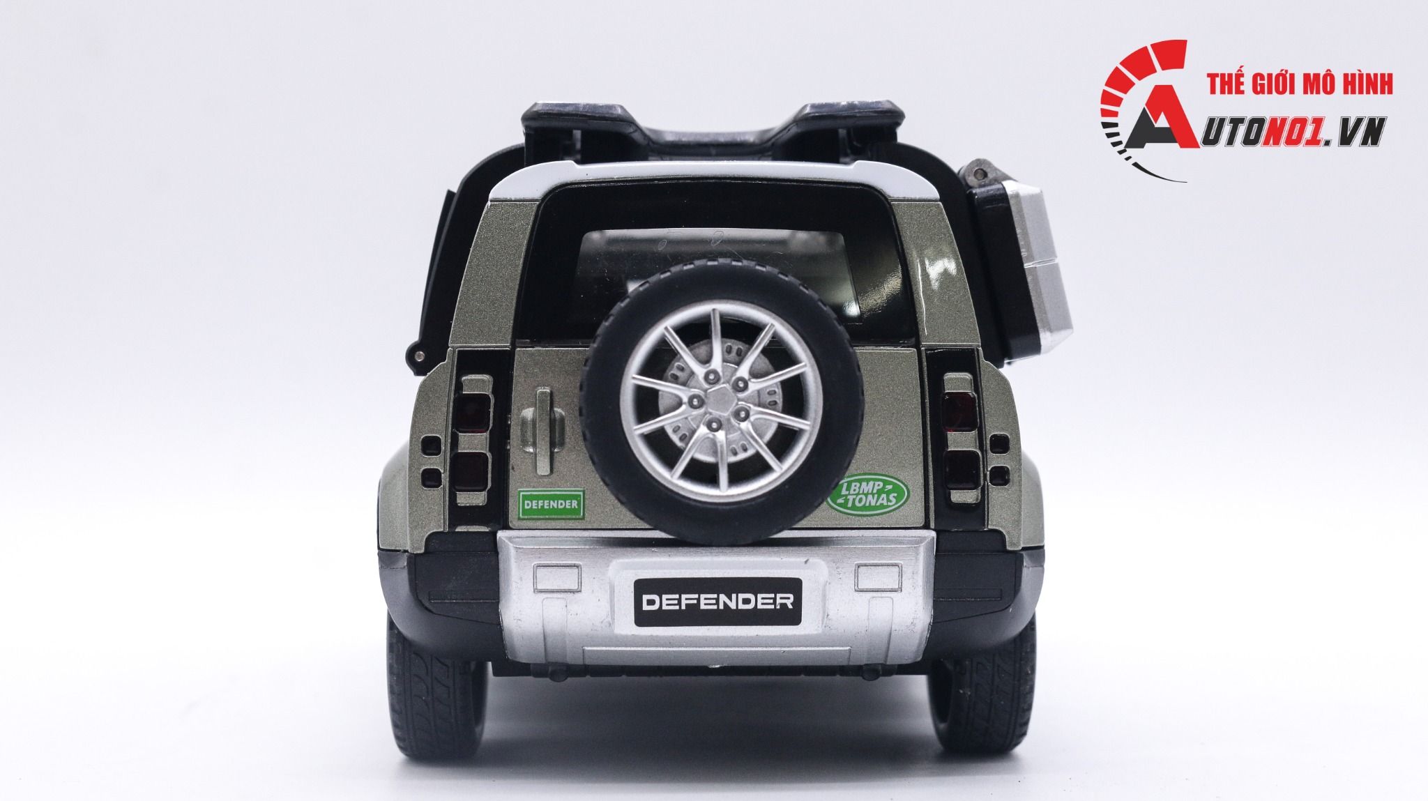 Mô hình xe Land Rover Defender full open - full kính , đánh lái được tỉ lệ 1:24 NEWAO OT017