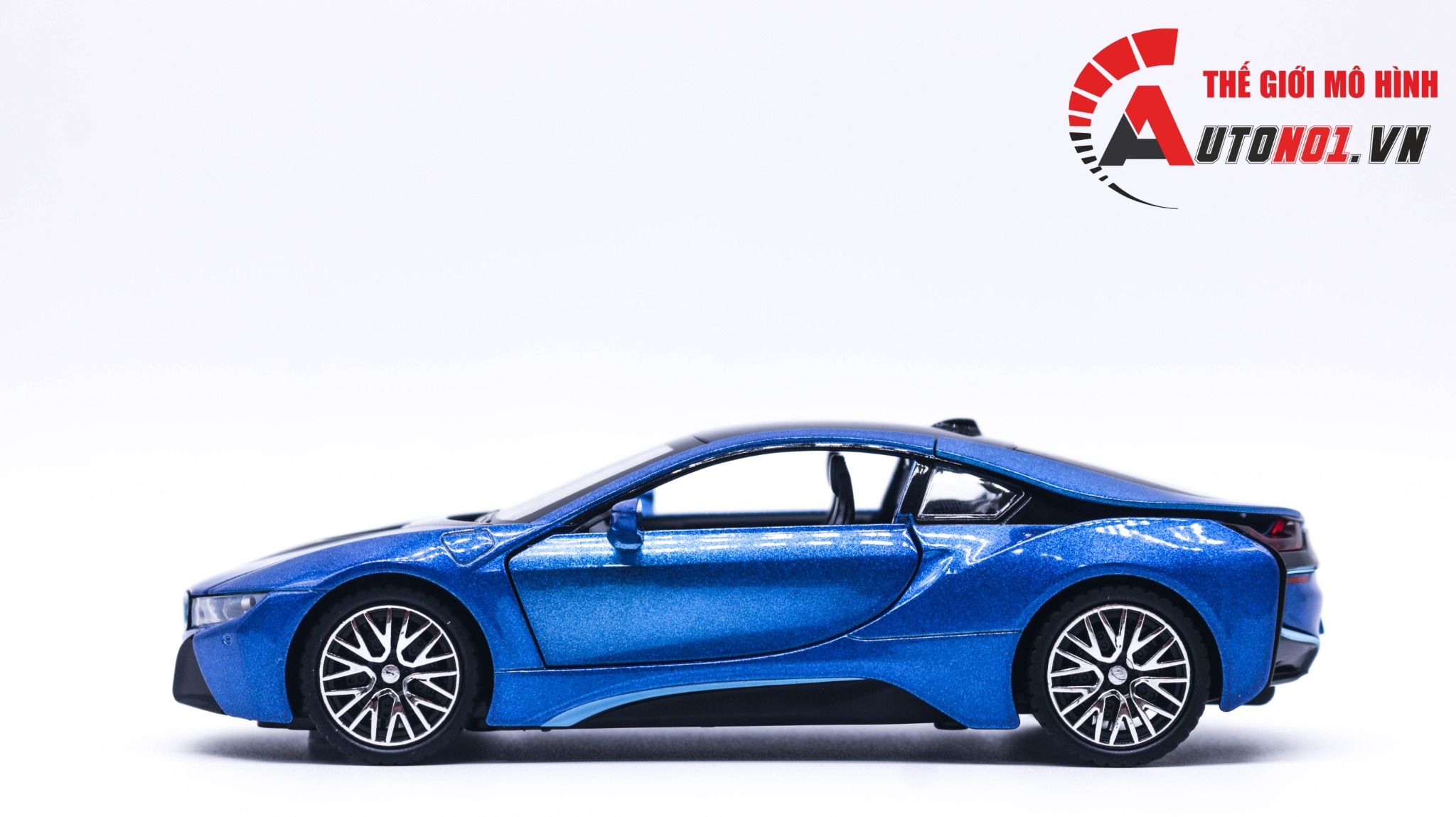 Mô hình xe Bmw I8 full open tỉ lệ 1:32 Jiaye Model OT347