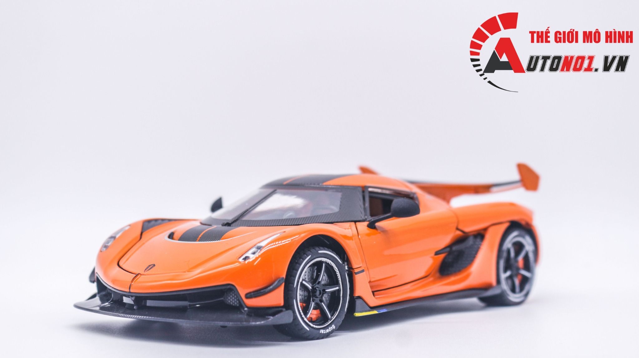  Mô hình xe Koenigsegg Jesko tỉ lệ 1:24 full open có đèn - âm thanh Chezhi OT291 