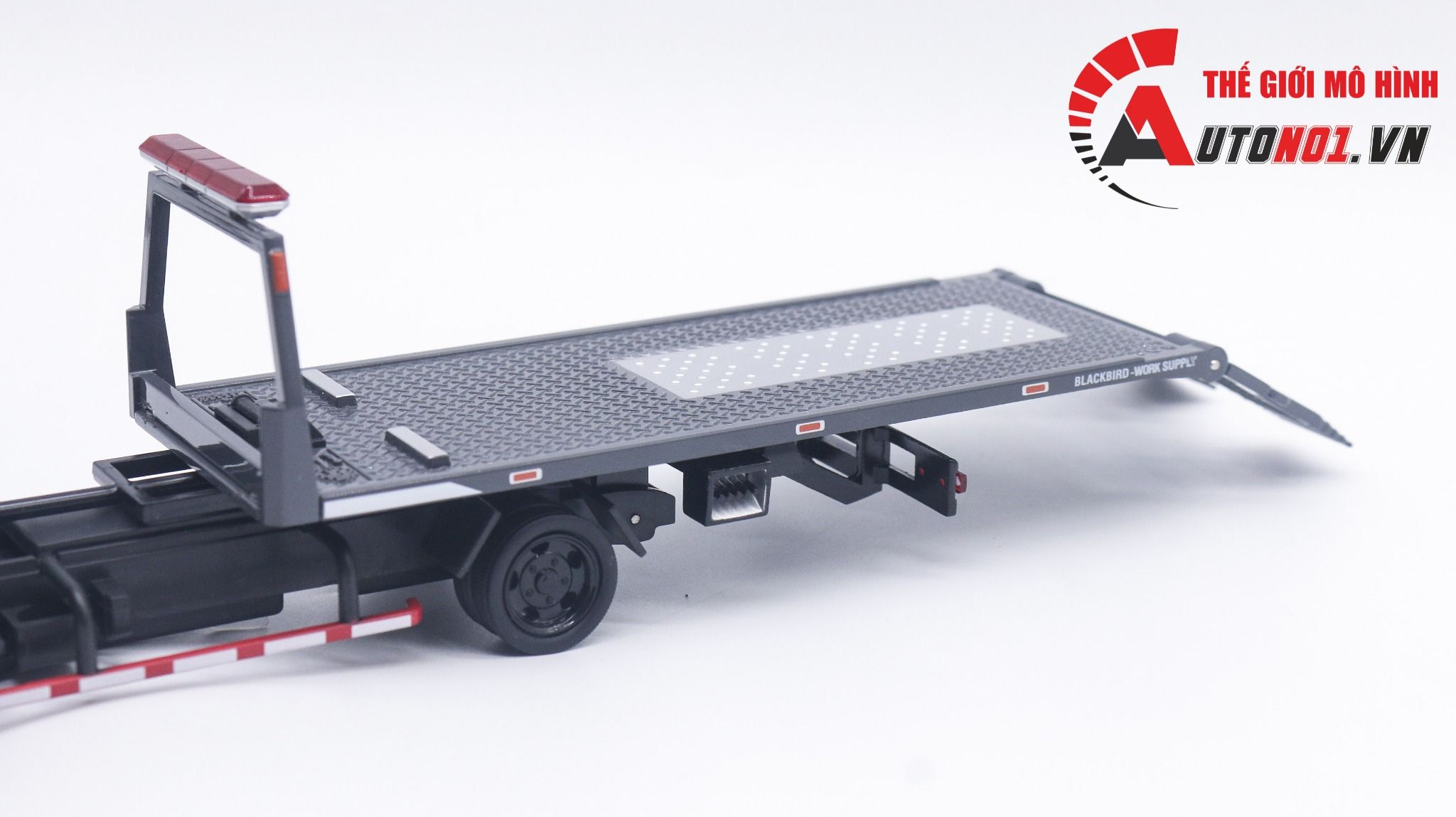  Xe mô hình tải cứu hộ nissan 1:32 truck model 8035 