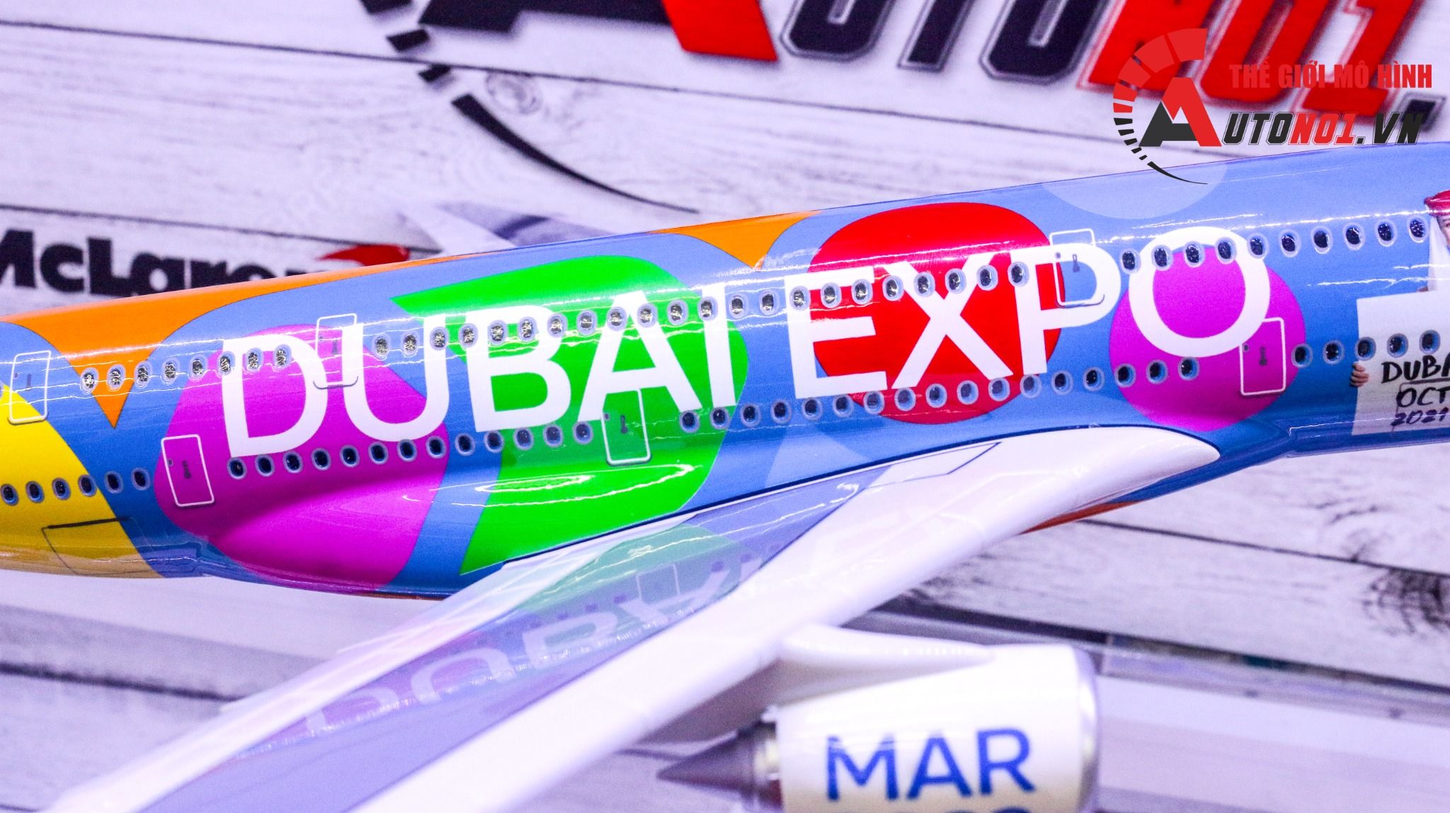 Mô hình máy bay Be part of the magic Dubai expo 2021-2022 Airbus A380 47cm 1:200 có đèn led tự động theo tiếng vỗ tay hoặc chạm MB47016