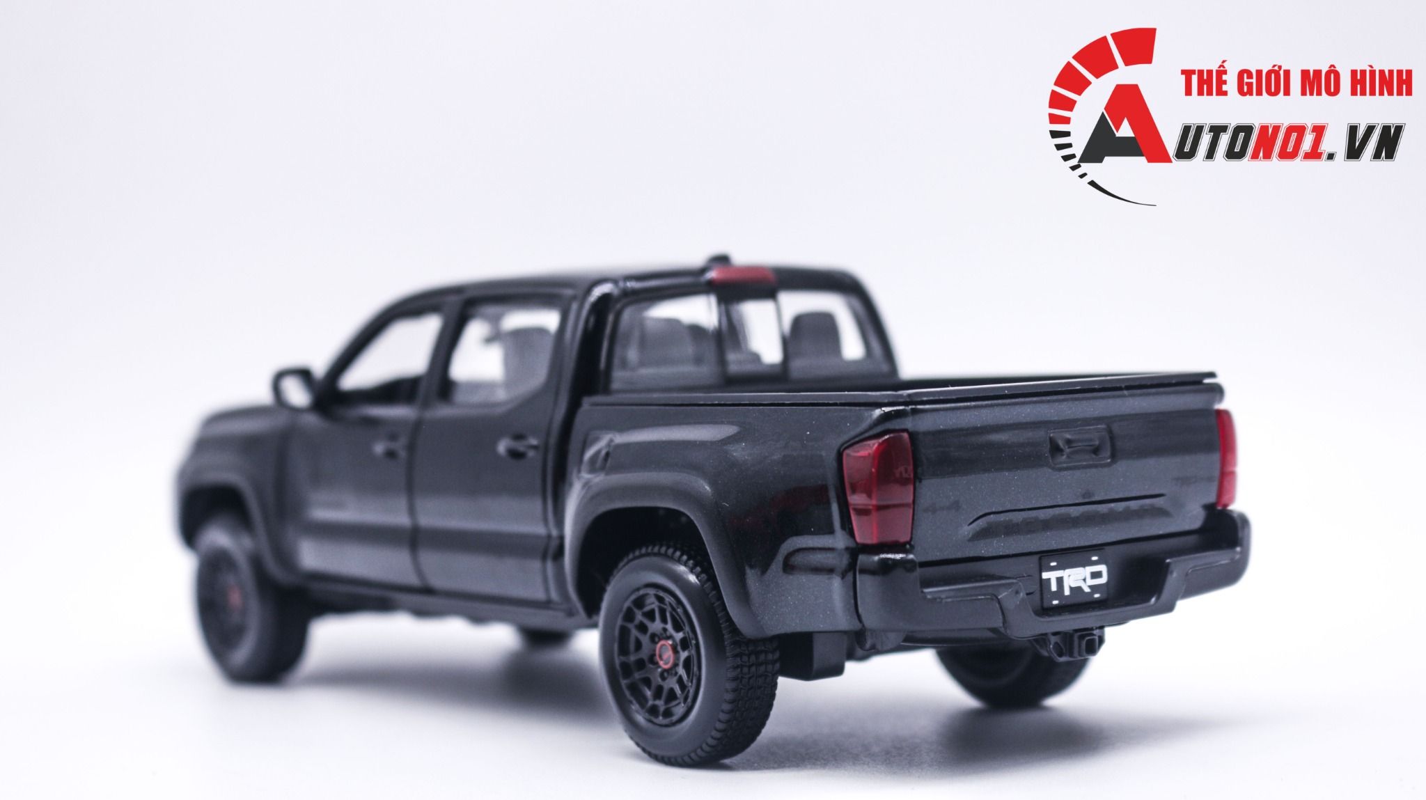  Mô hình xe Toyota Tacoma TRD Pro 2023 tỉ lệ 1:27 Maisto 32910 OT343 