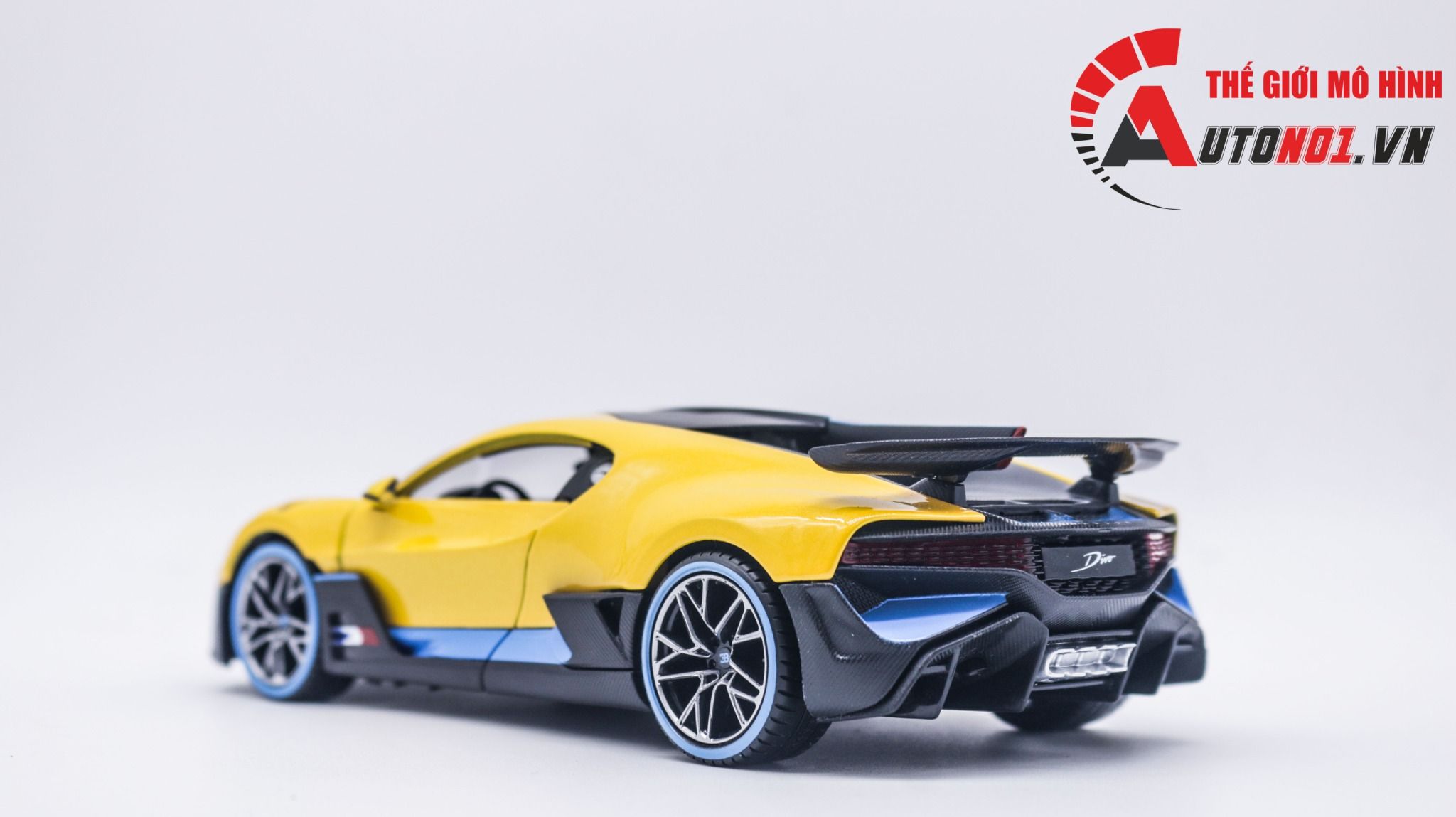  Mô hình xe Bugatti Divo 2024 tỉ lệ 1:24 Maisto OT346 