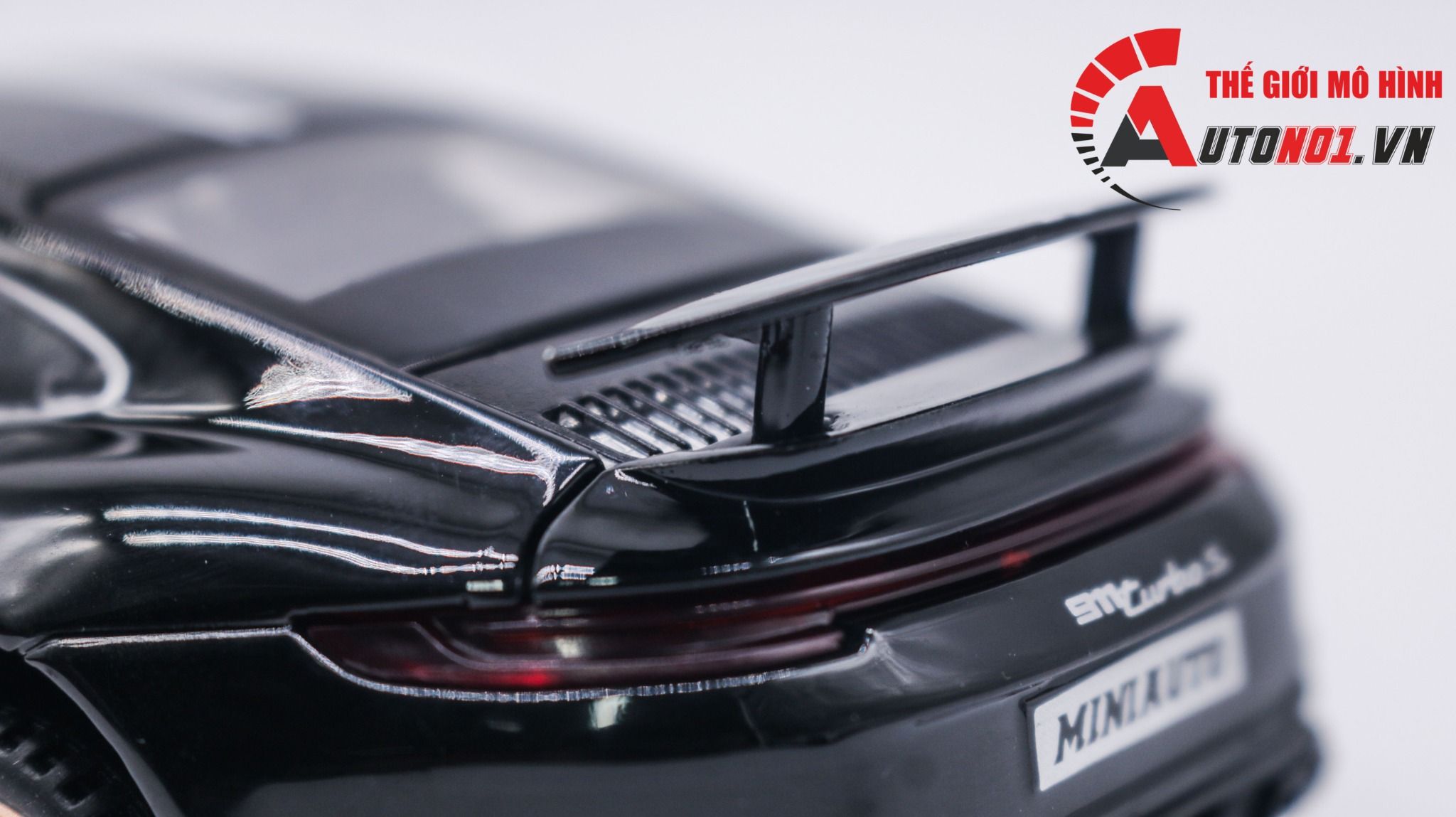 Mô hình xe Porsche 911 Turbo S full open , có đèn và âm thanh tỉ lệ 1:32 Miniauto OT32035